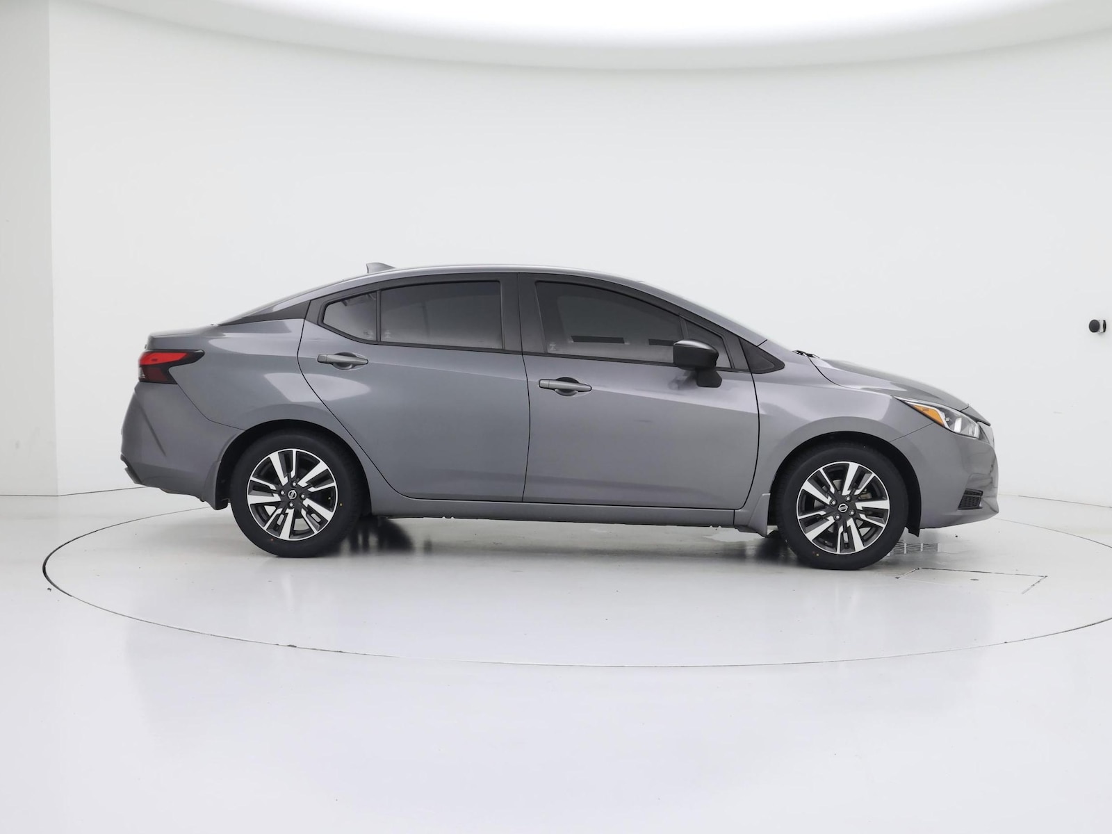 2022 Nissan Versa Sedan SV - Photo 8