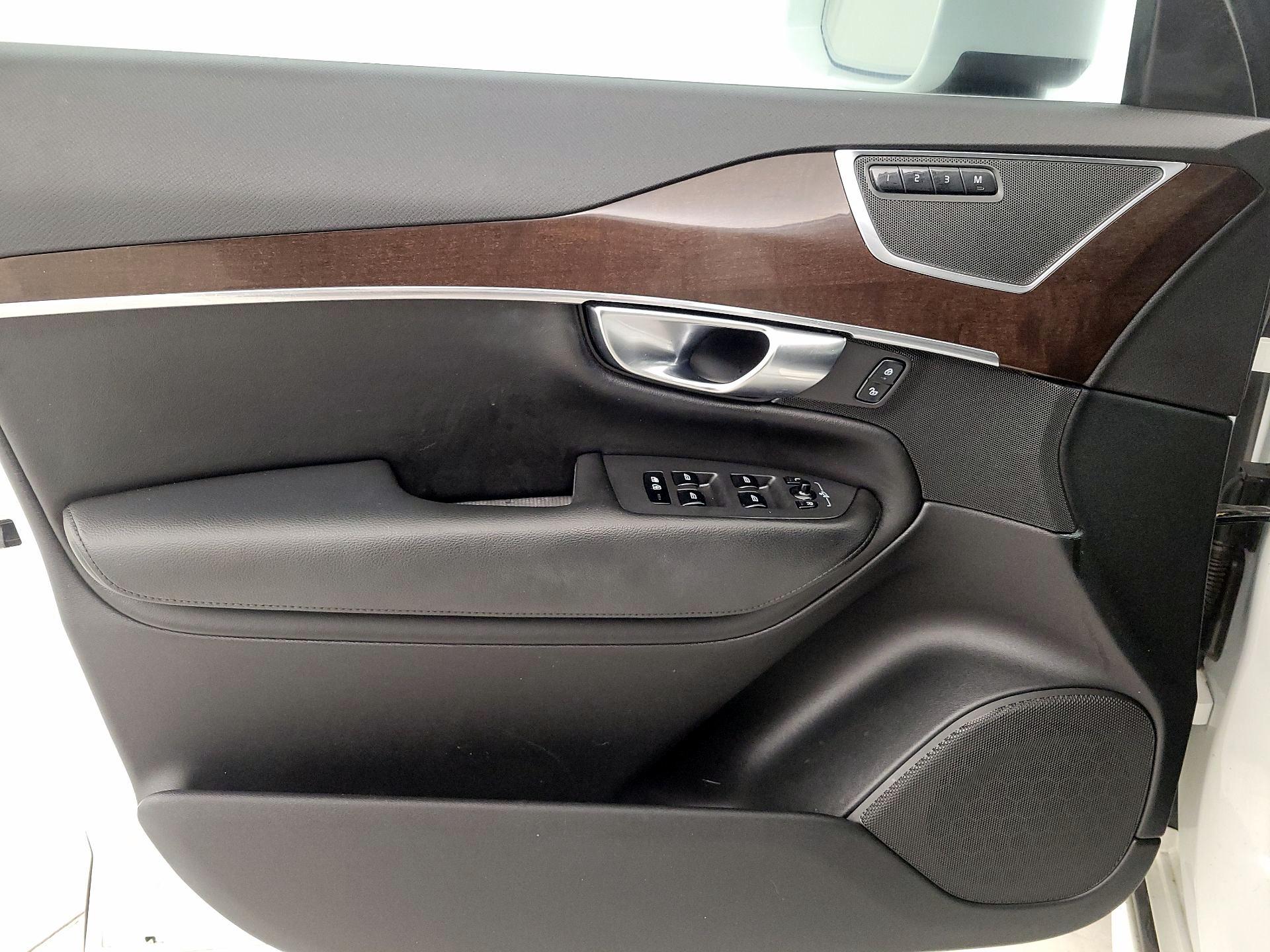 Thumbnail: 2019 Volvo XC90 - 12