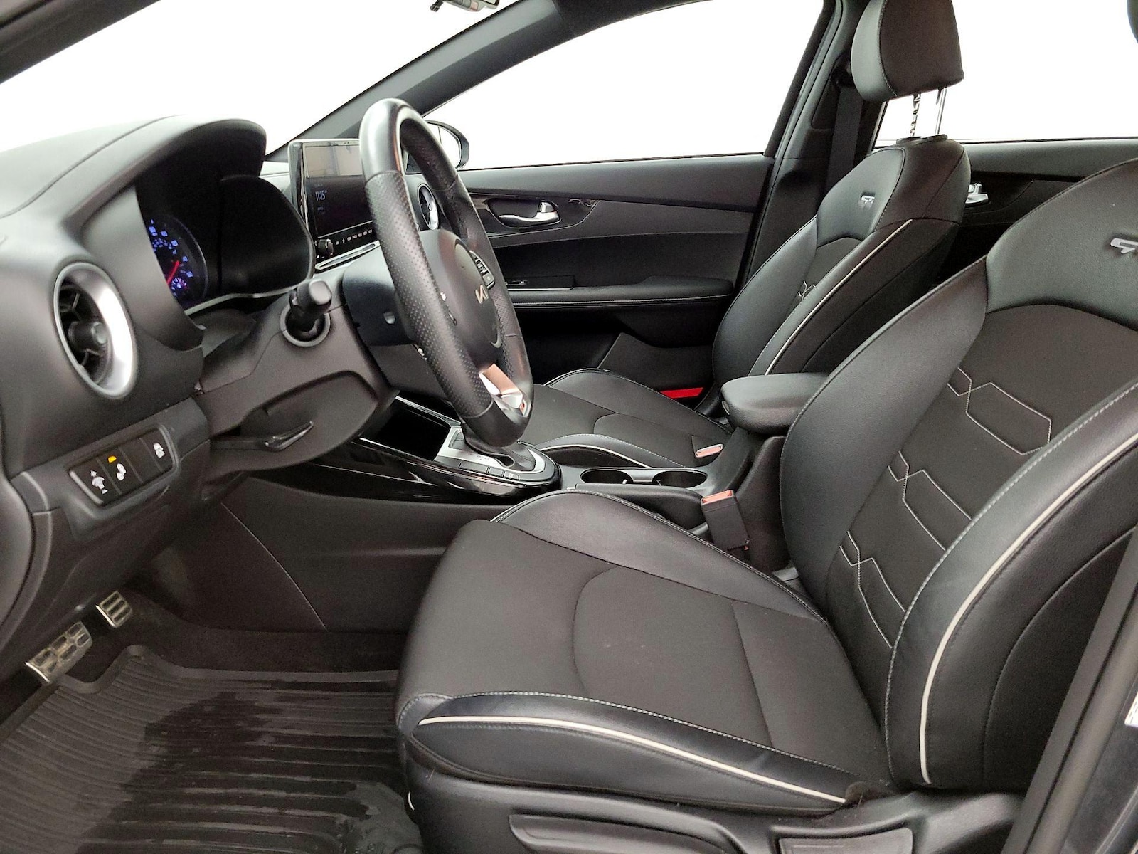 2023 Kia Forte GT-Line - Photo 12