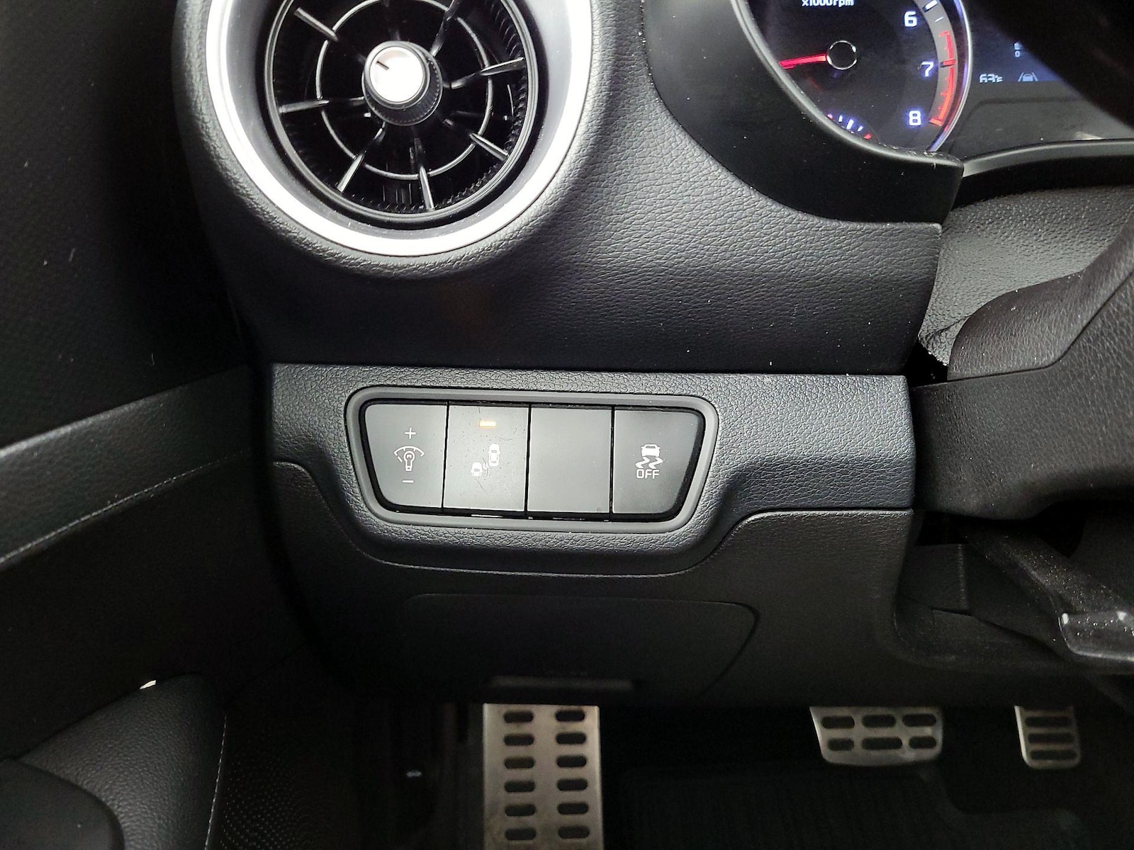 2023 Kia Forte GT-Line - Photo 14