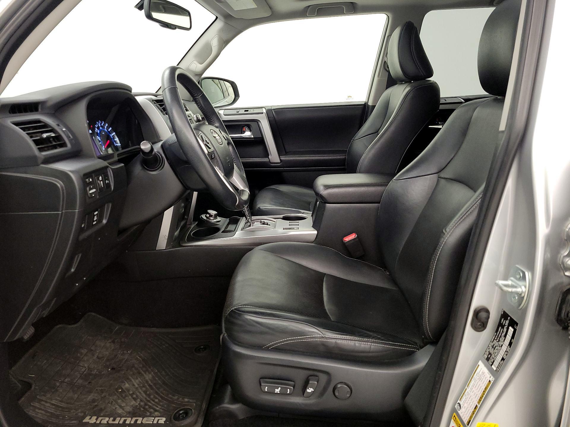 Thumbnail: 2016 Toyota 4Runner - 11