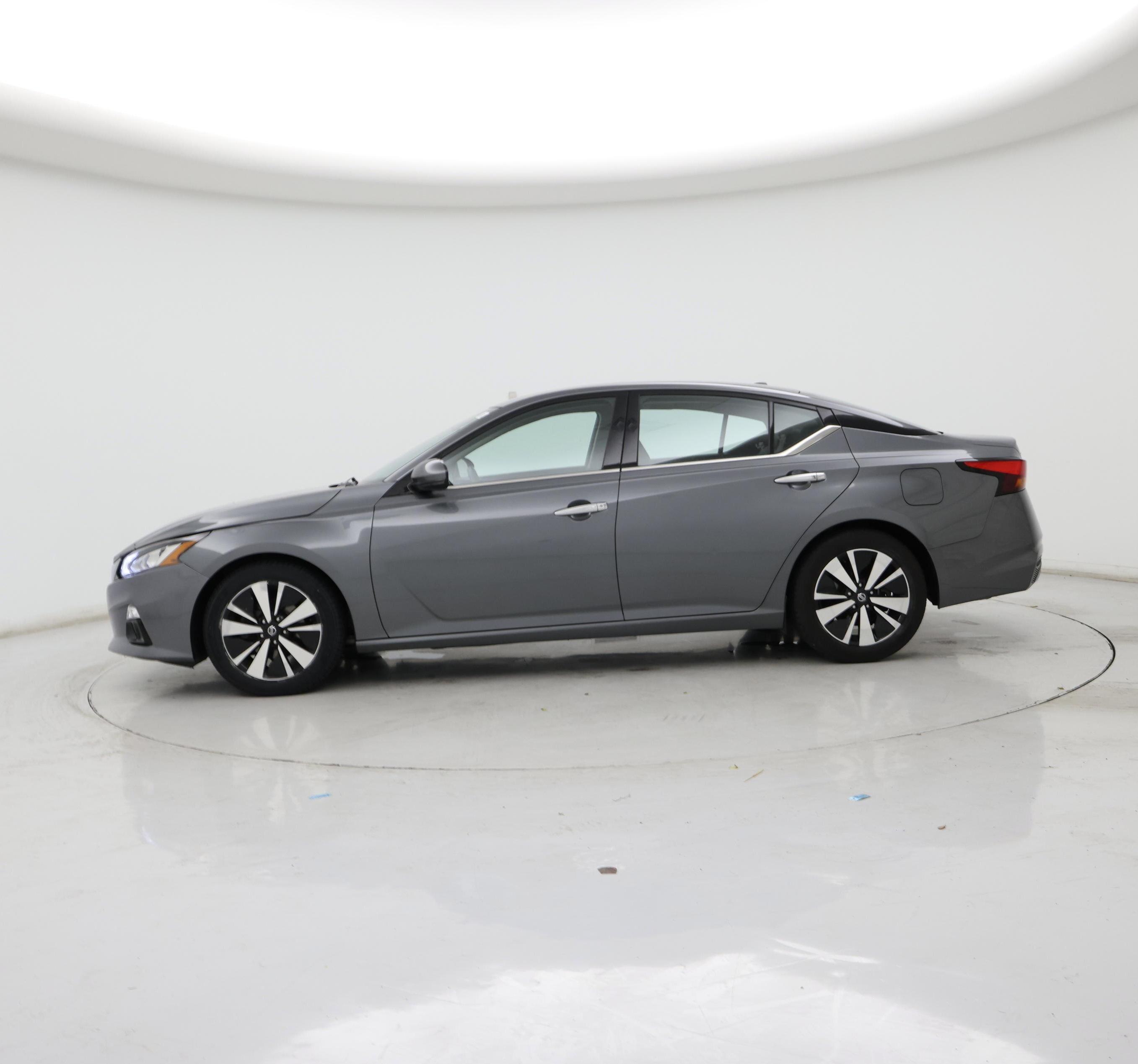 Thumbnail: 2020 Nissan Altima - 3