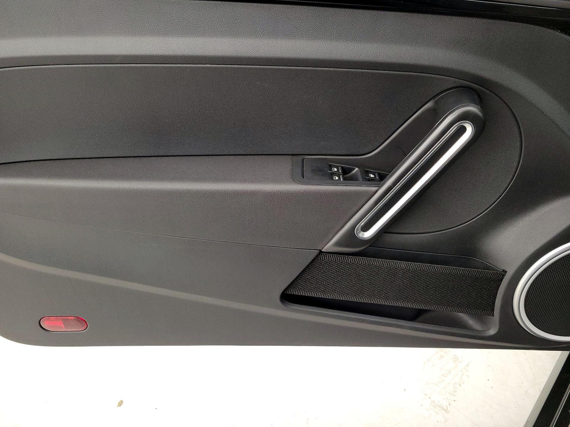 Thumbnail: 2019 Volkswagen Beetle - 12