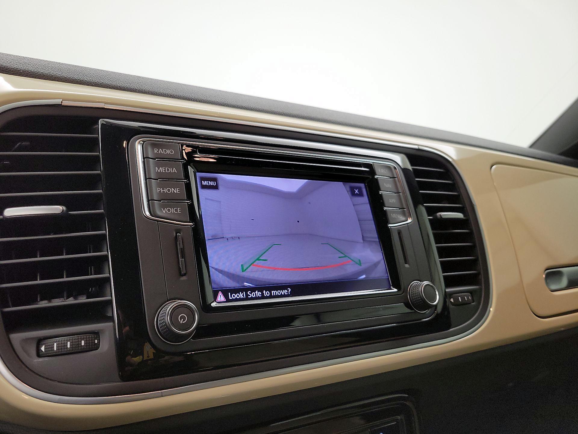 Thumbnail: 2019 Volkswagen Beetle - 14