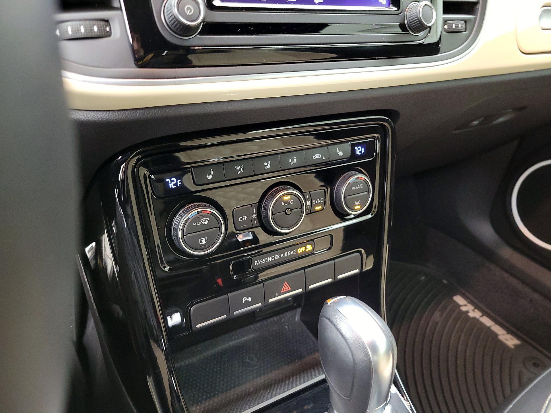 Thumbnail: 2019 Volkswagen Beetle - 16