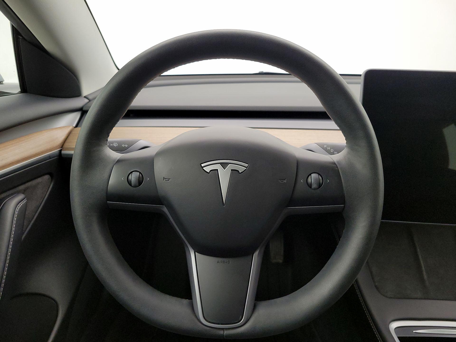 Thumbnail: 2023 Tesla Model 3 - 10