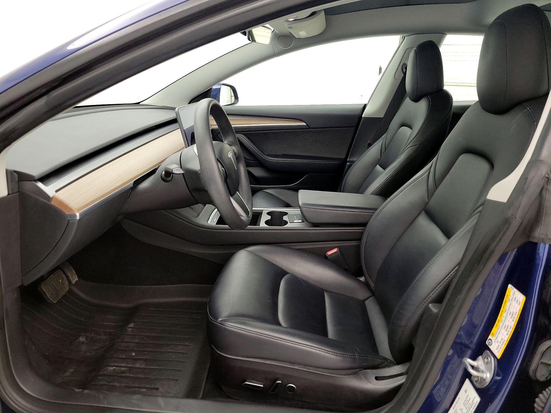 Thumbnail: 2023 Tesla Model 3 - 11