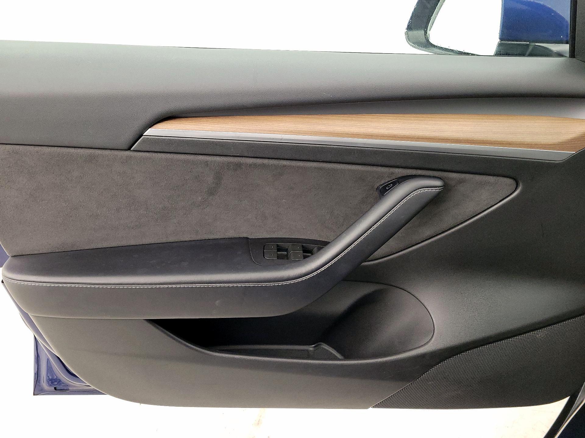 Thumbnail: 2023 Tesla Model 3 - 12