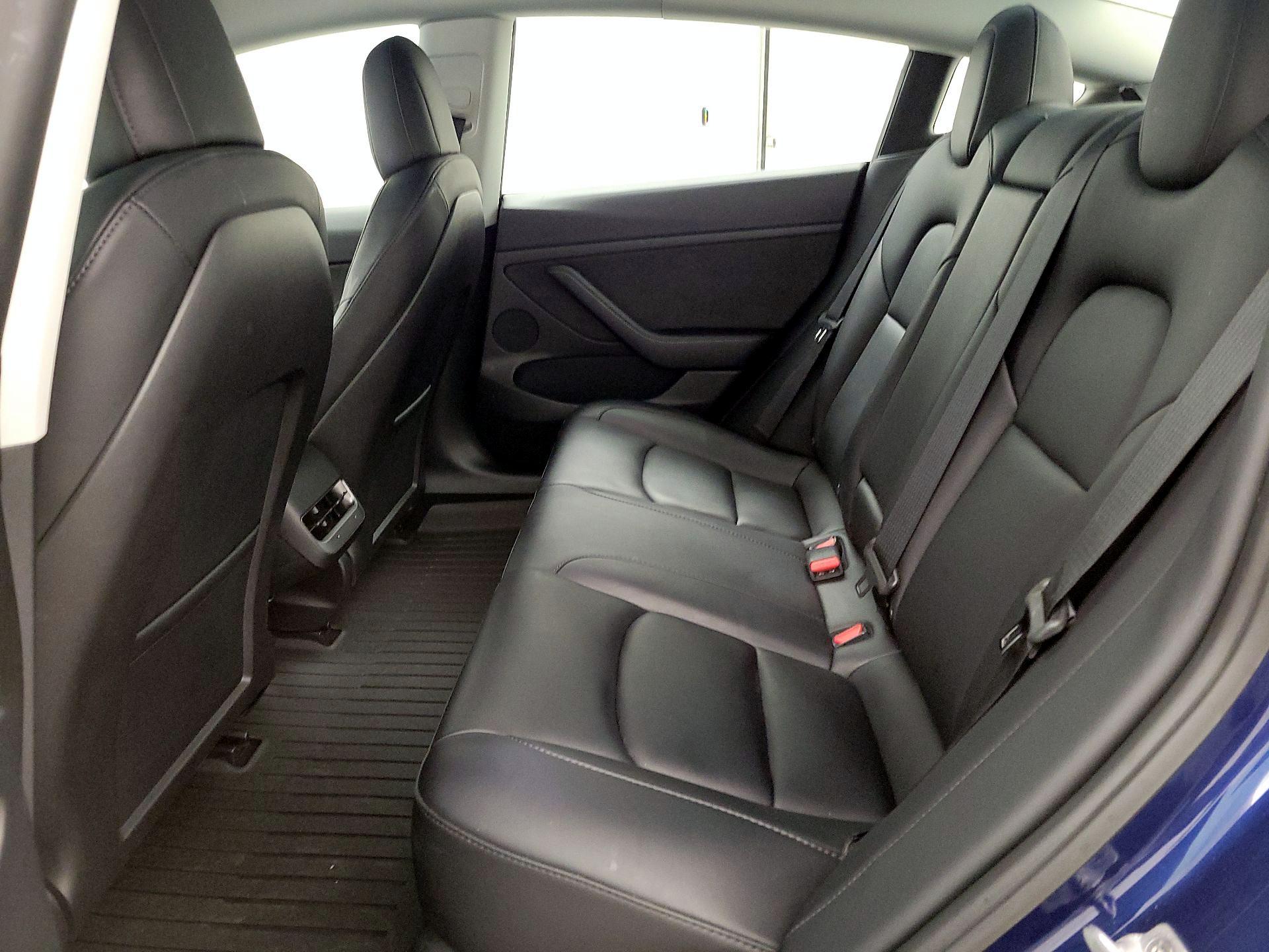 Thumbnail: 2023 Tesla Model 3 - 19