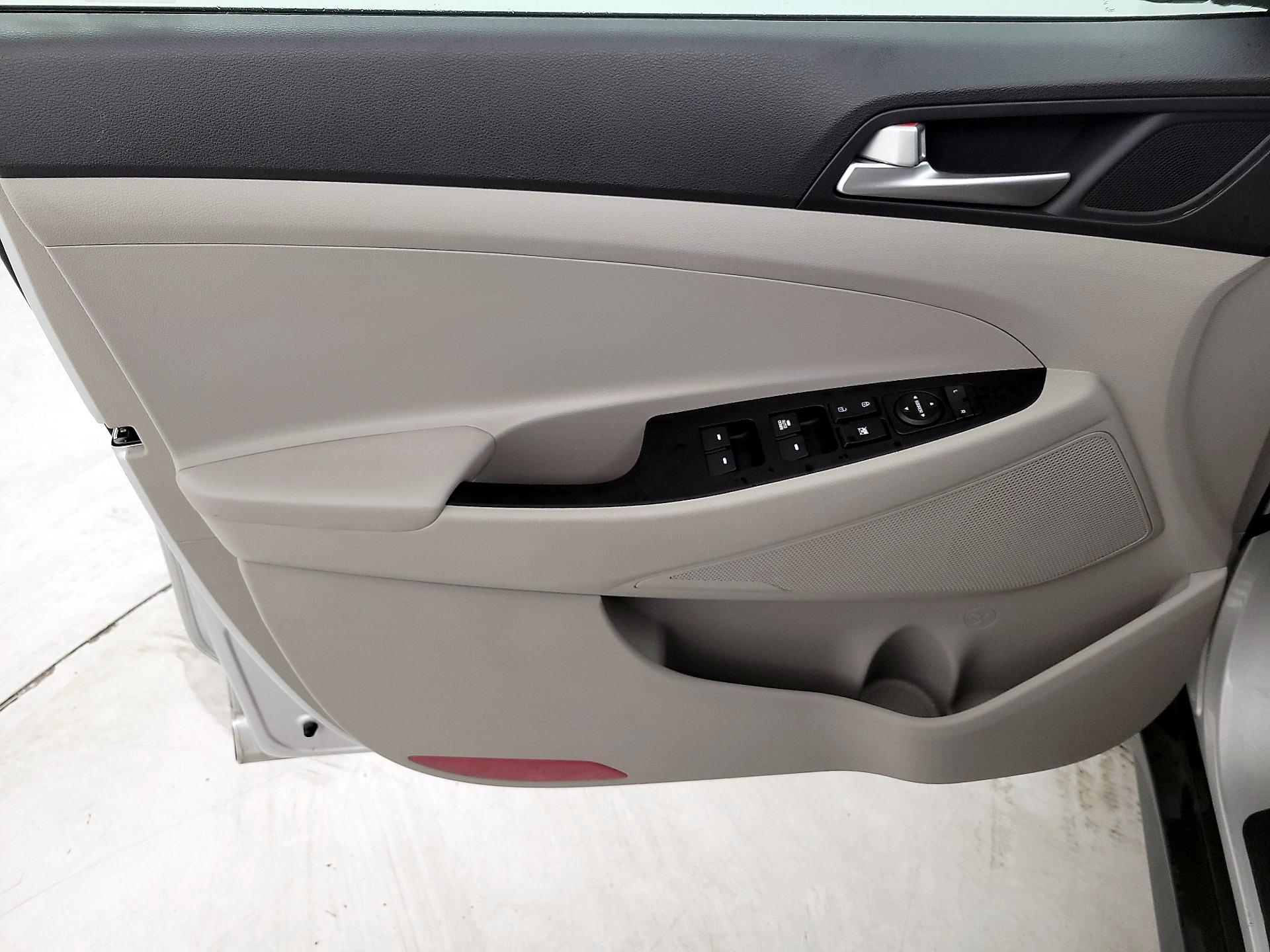 Thumbnail: 2019 Hyundai Tucson - 12