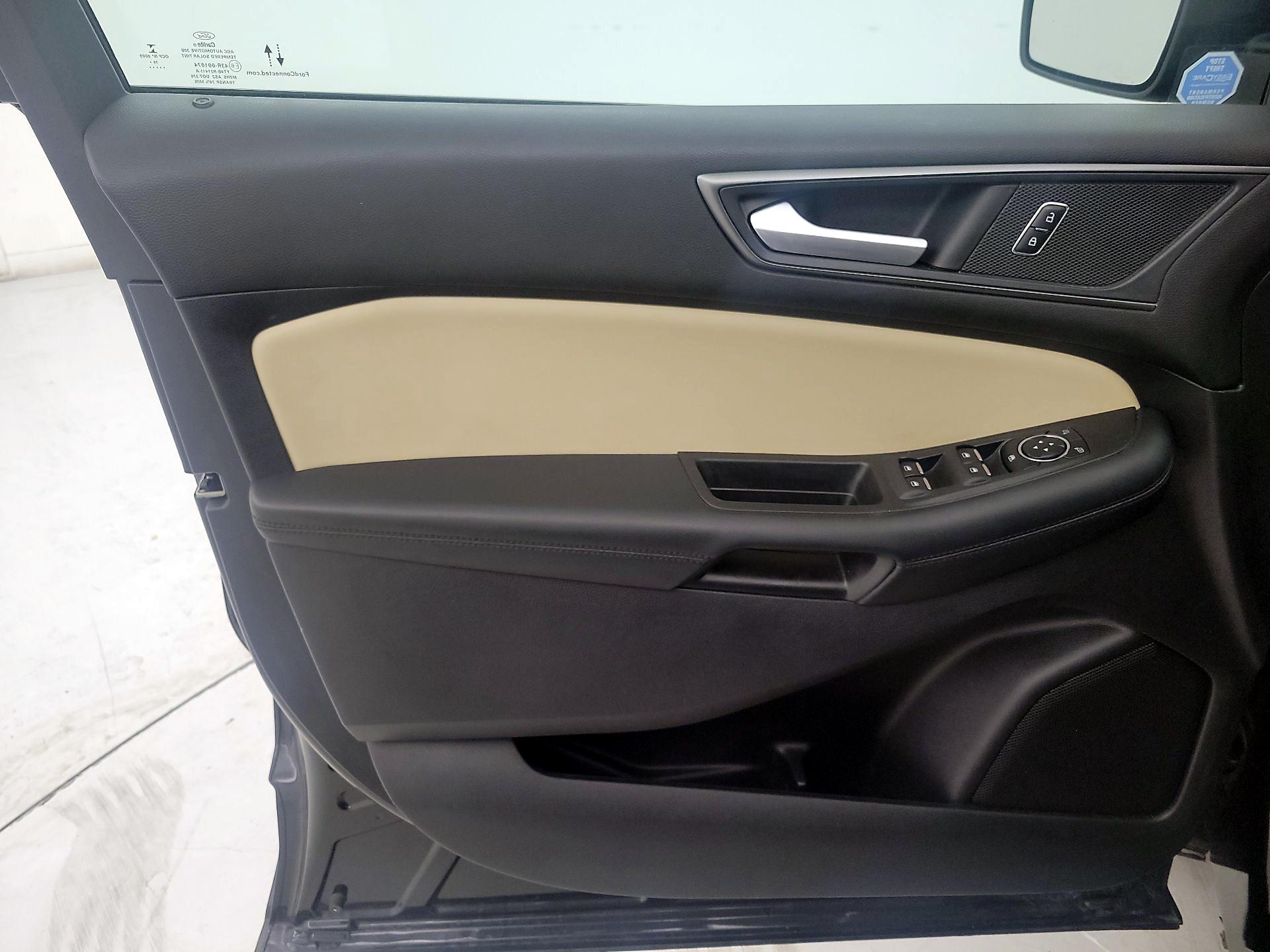 Thumbnail: 2020 Ford Edge - 12