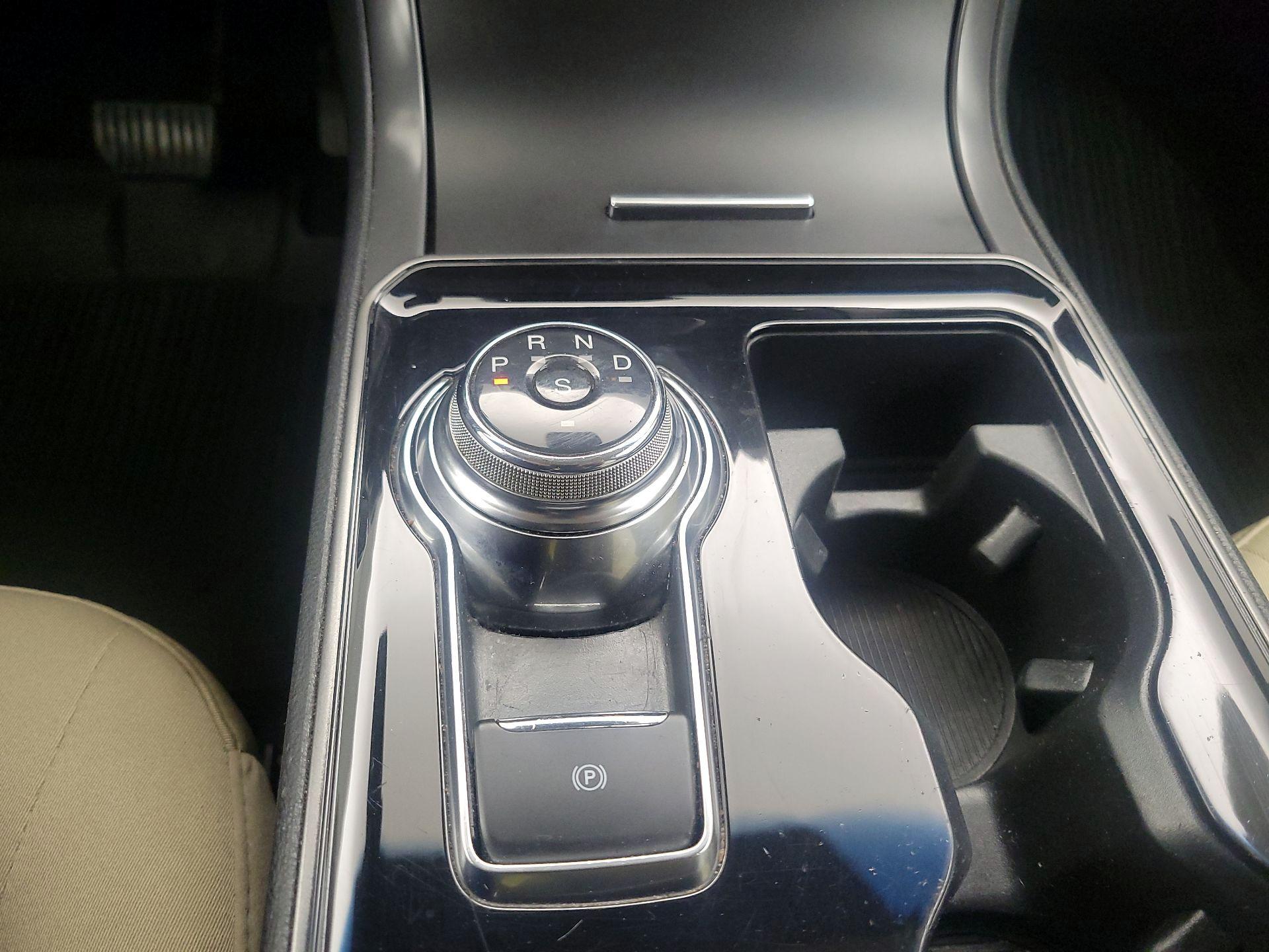 Thumbnail: 2020 Ford Edge - 17