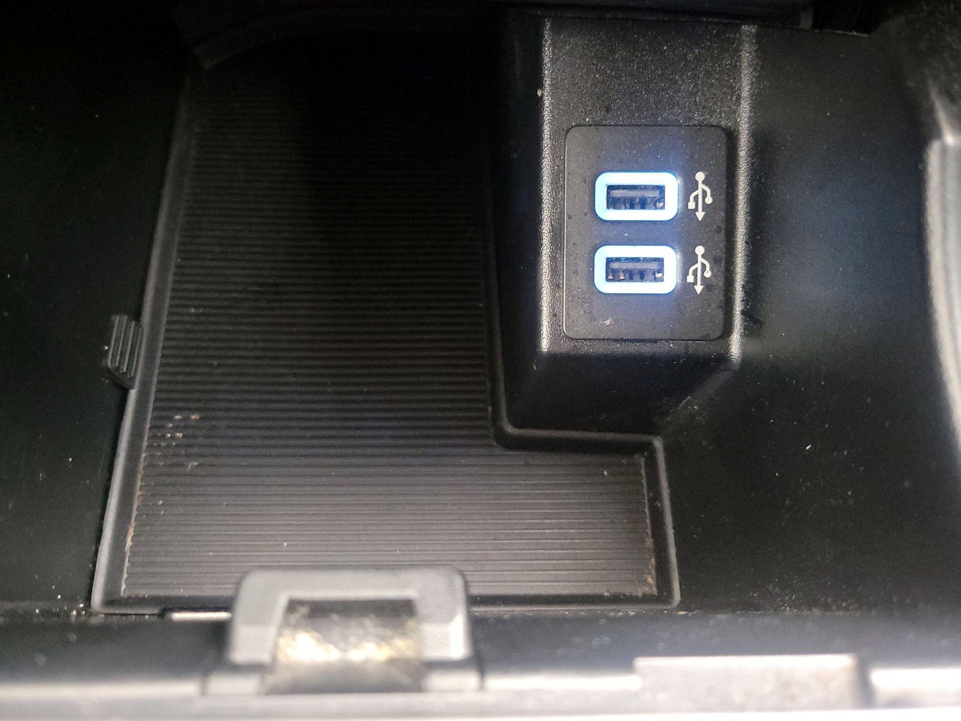 Thumbnail: 2020 Ford Edge - 18