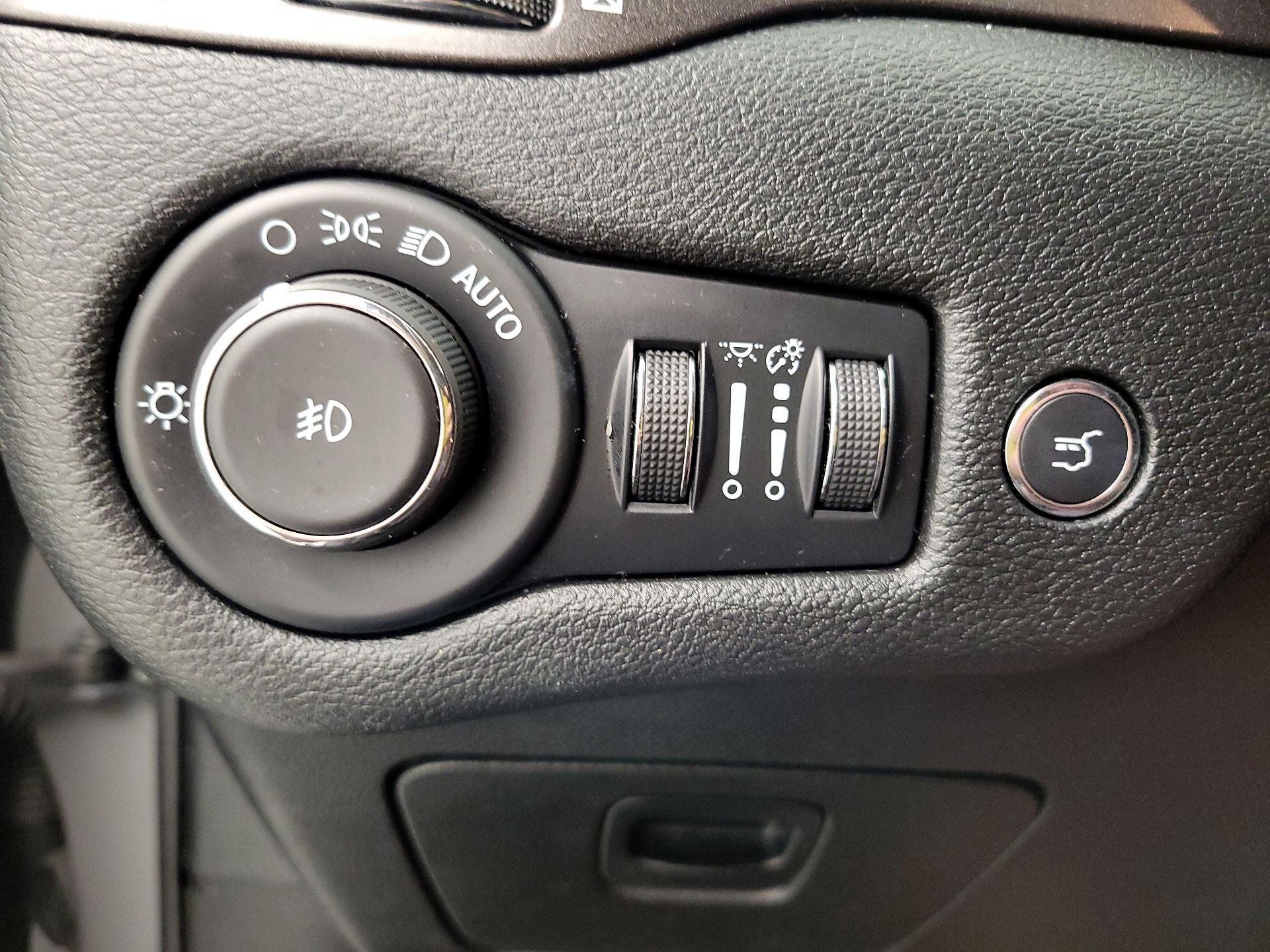 Thumbnail: 2022 Jeep Cherokee - 13