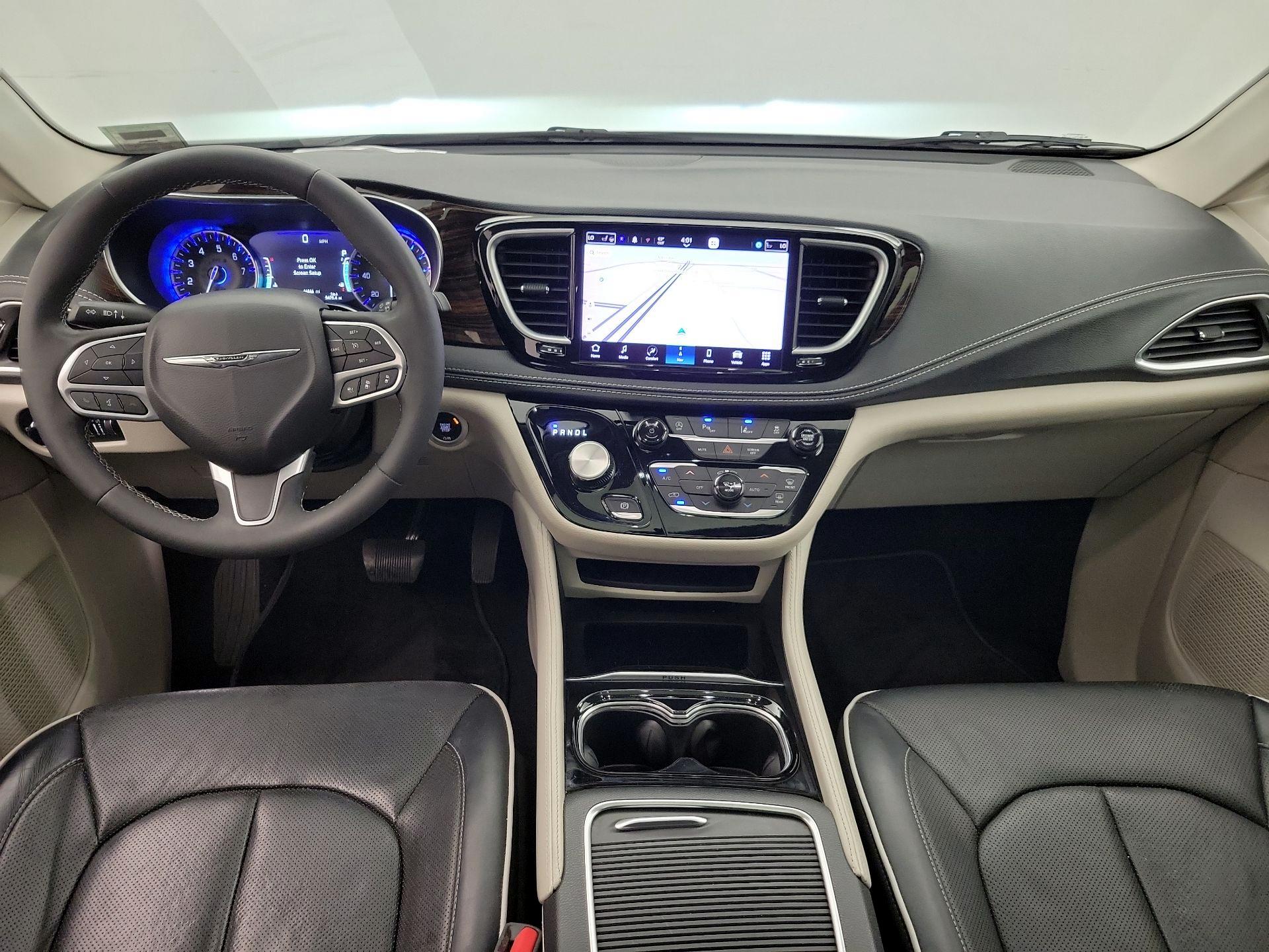 Thumbnail: 2023 Chrysler Pacifica - 9