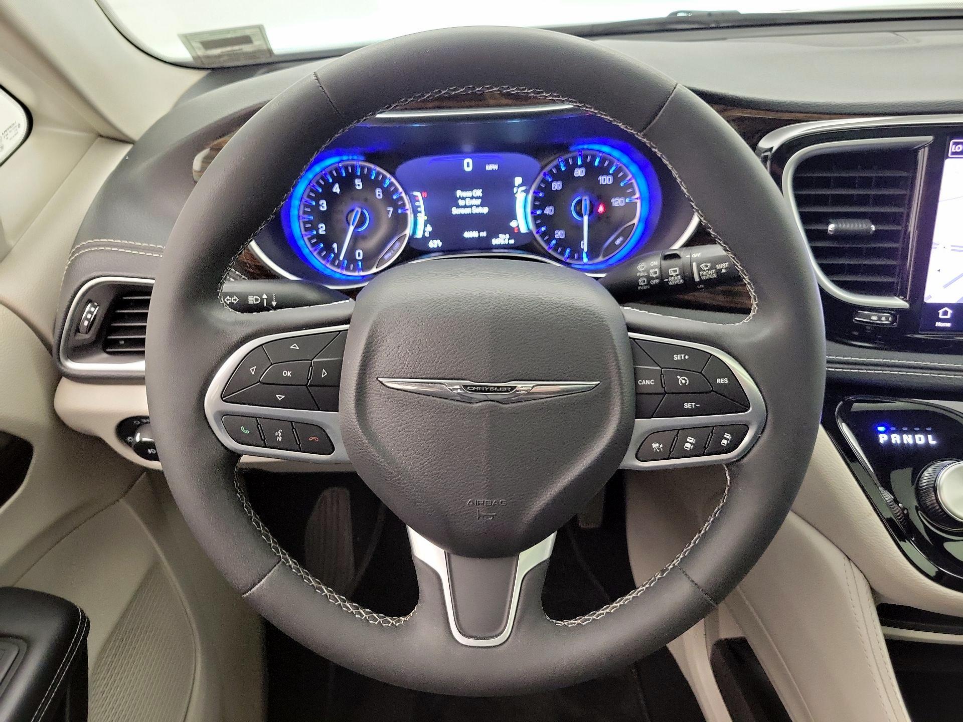 Thumbnail: 2023 Chrysler Pacifica - 10