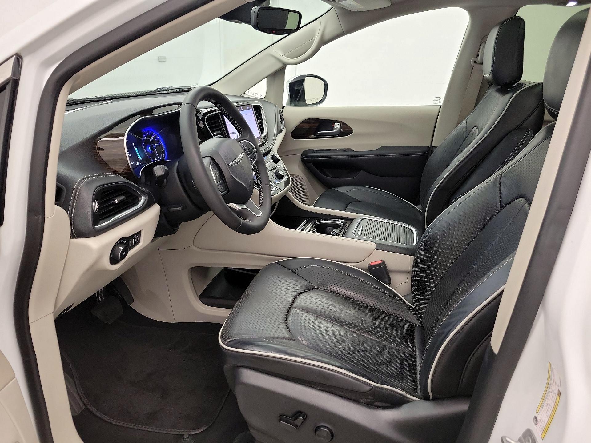 Thumbnail: 2023 Chrysler Pacifica - 11