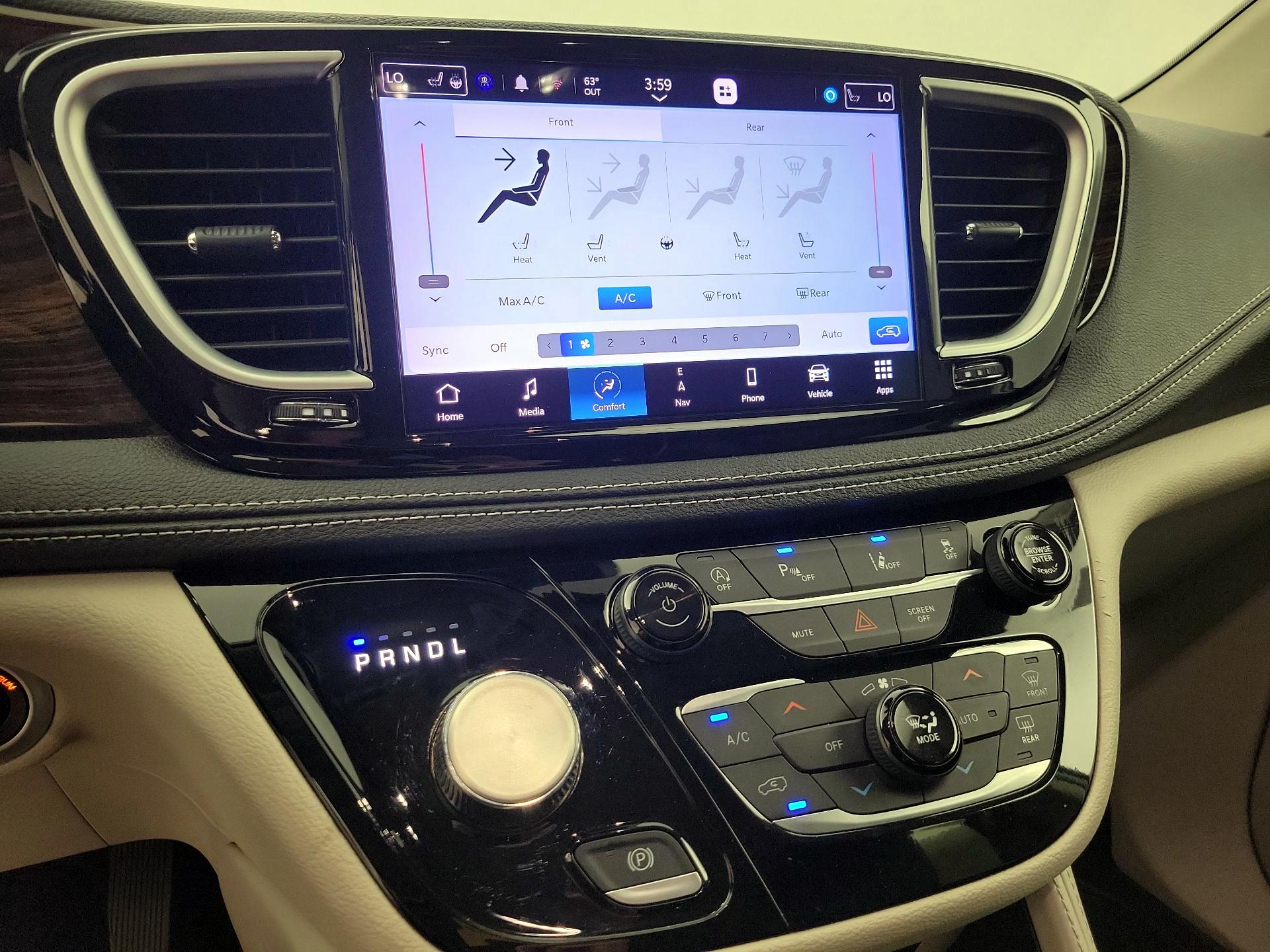 Thumbnail: 2023 Chrysler Pacifica - 17