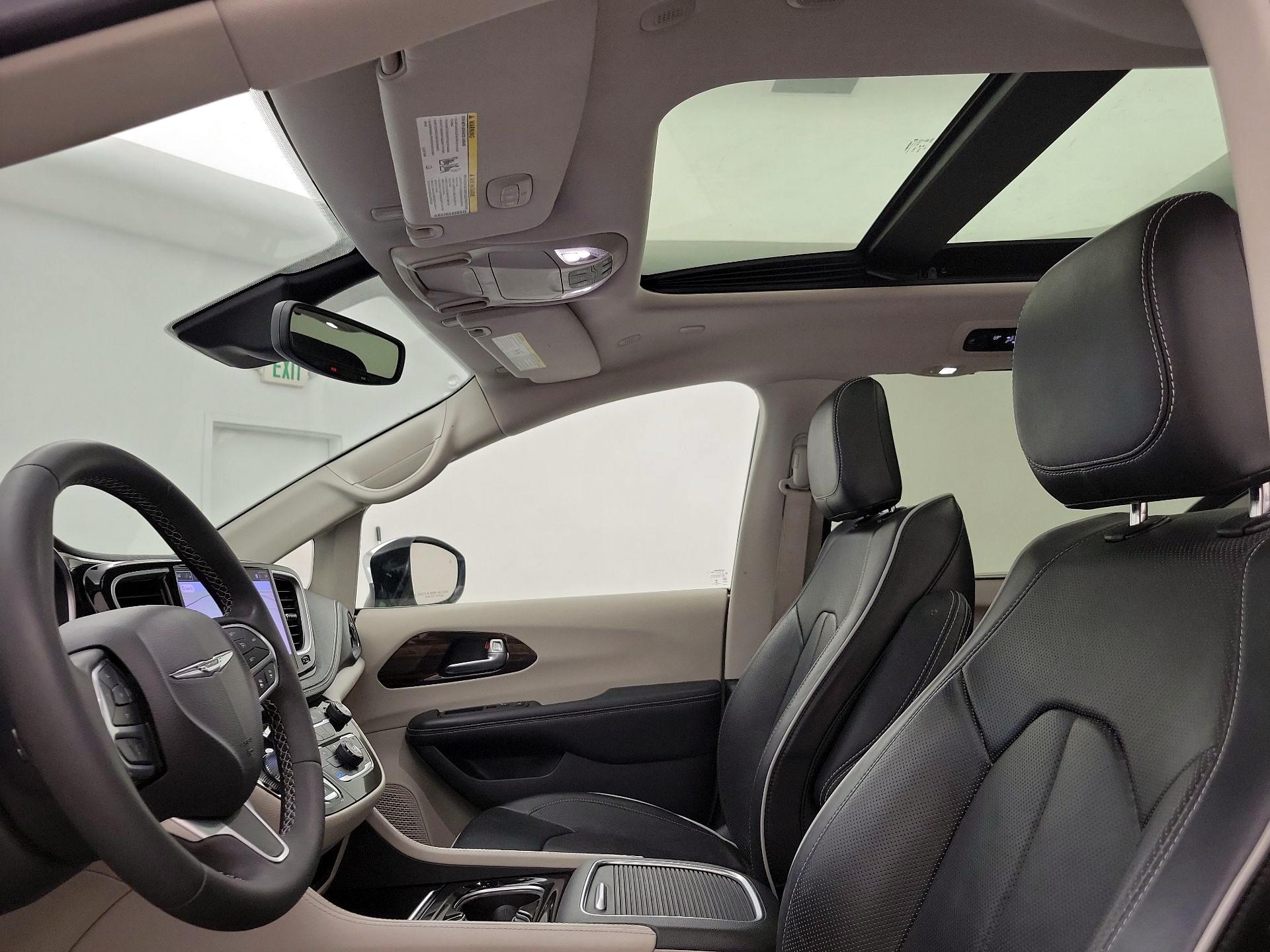 Thumbnail: 2023 Chrysler Pacifica - 20