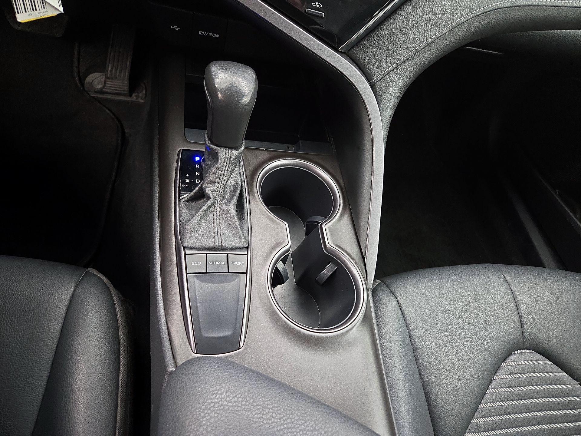 Thumbnail: 2023 Toyota Camry - 17