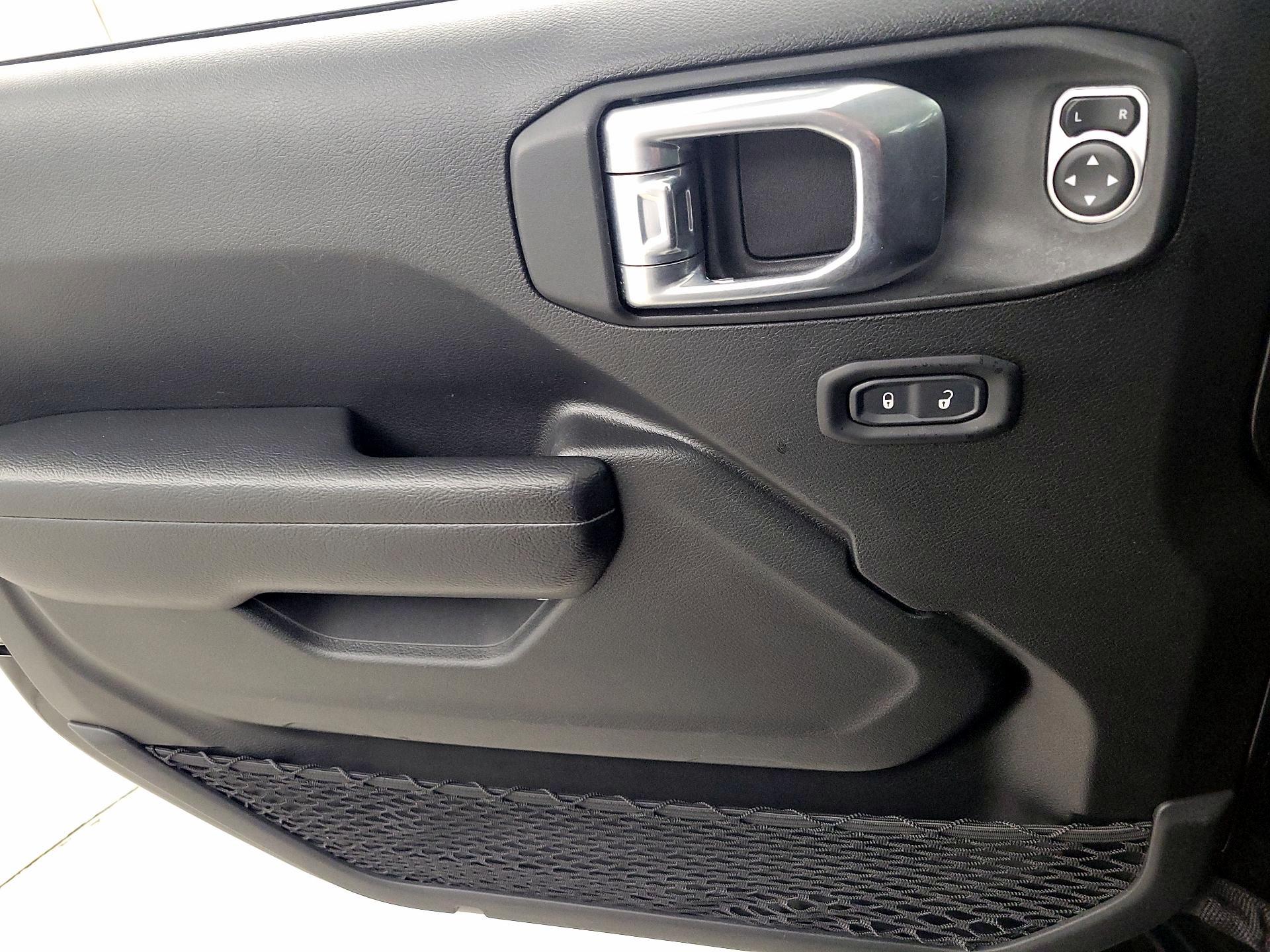 Thumbnail: 2022 Jeep Wrangler - 12