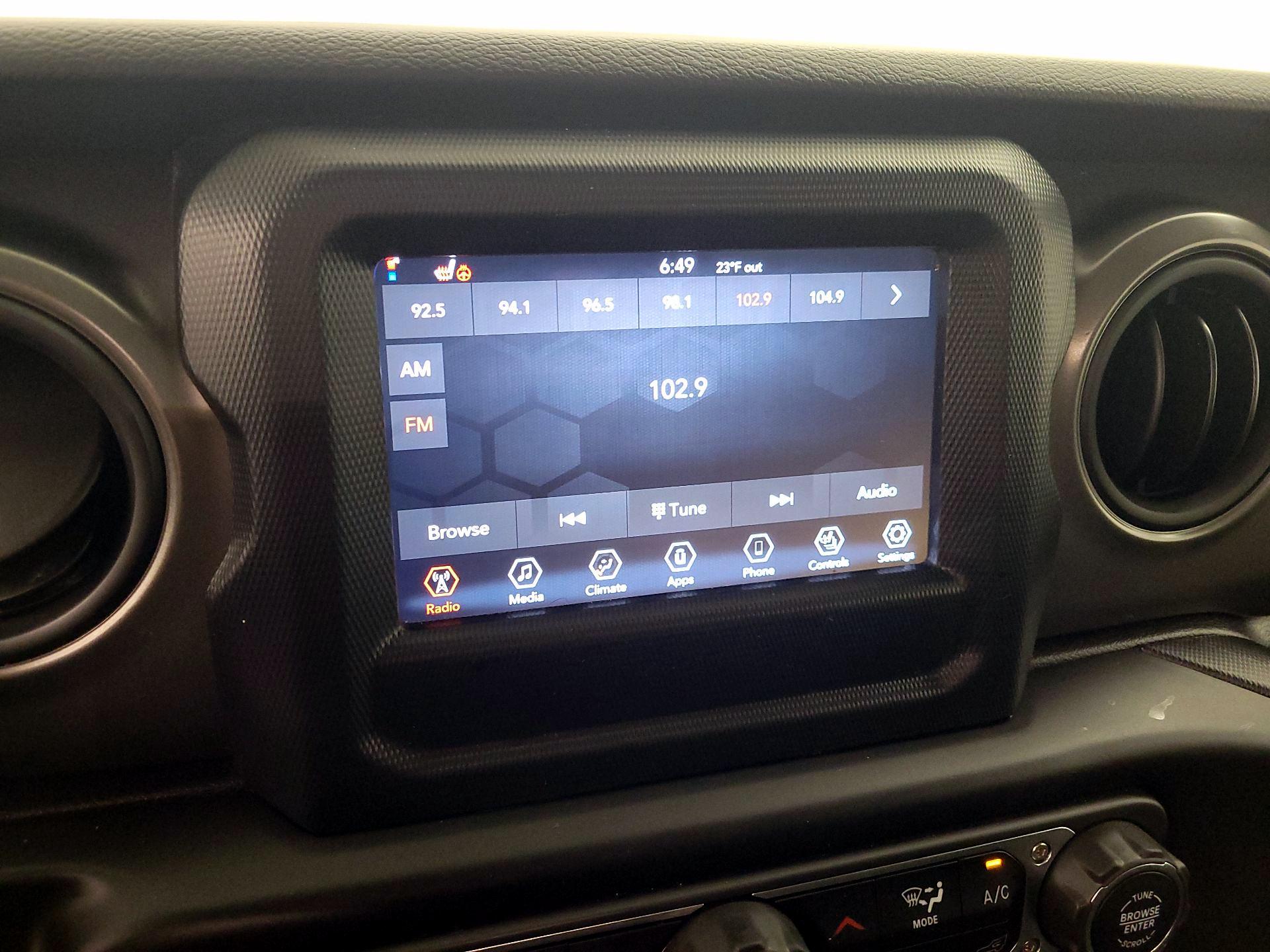 Thumbnail: 2022 Jeep Wrangler - 15