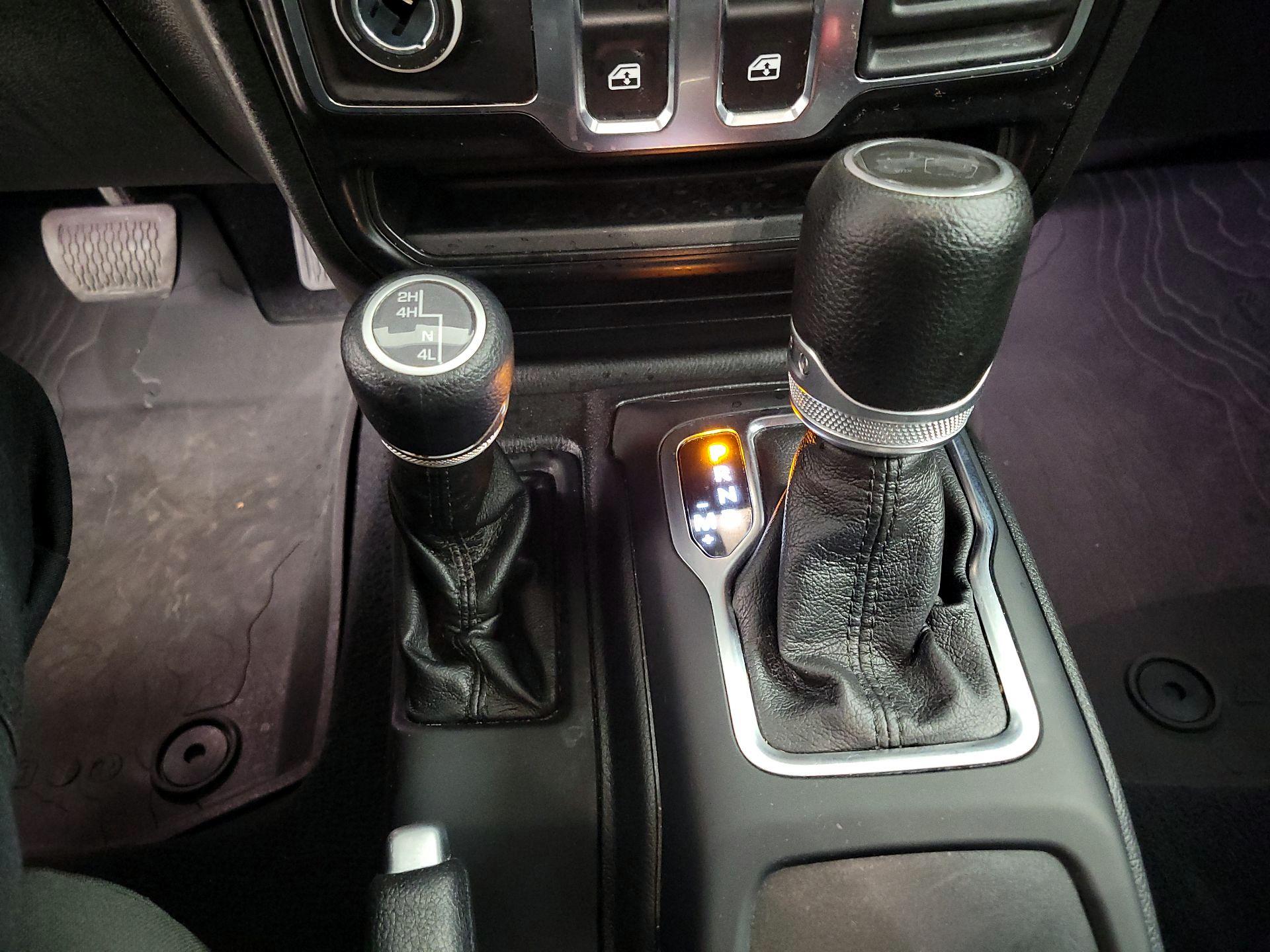 Thumbnail: 2022 Jeep Wrangler - 17