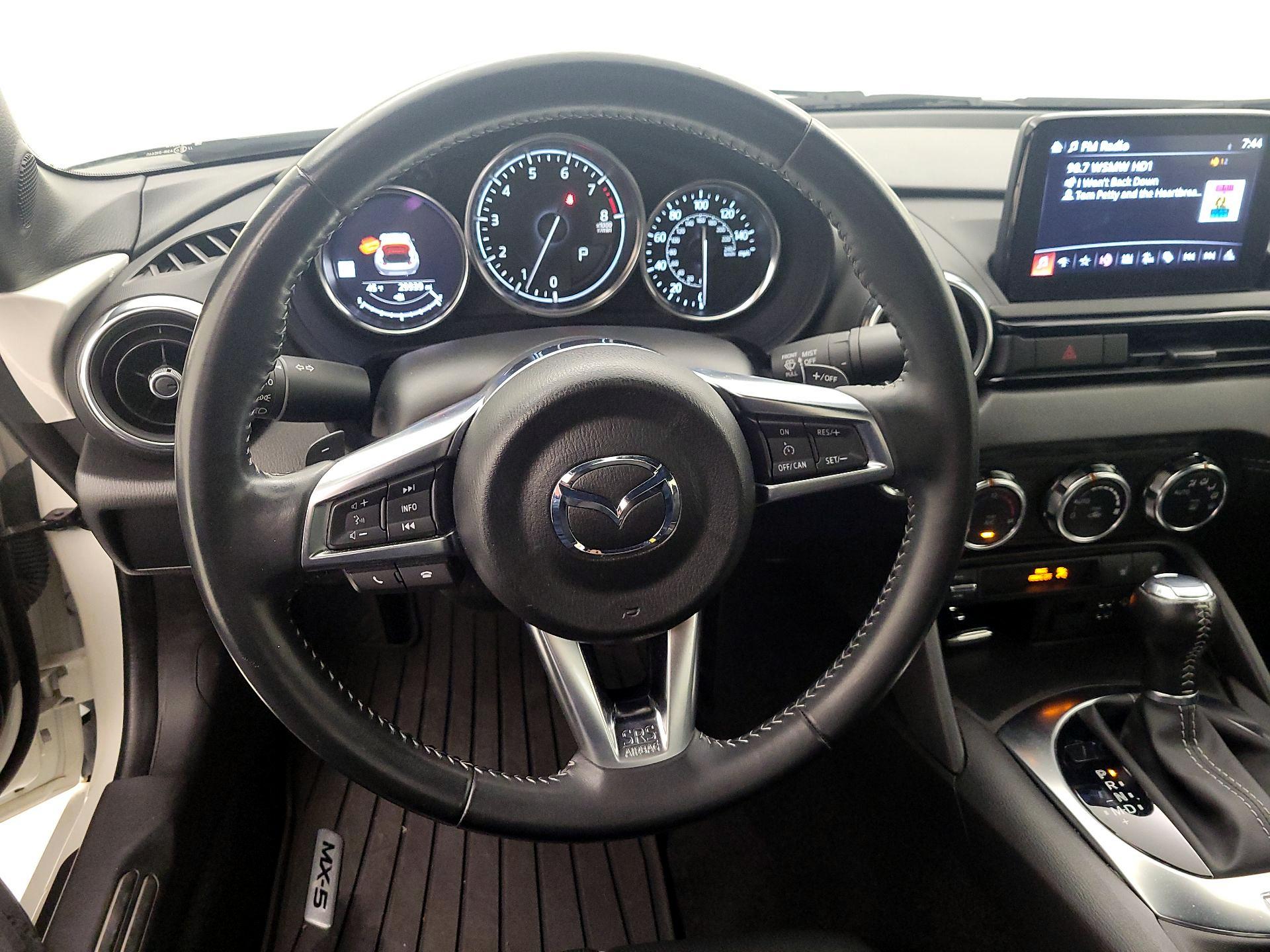 Thumbnail: 2021 Mazda MX-5 Miata - 10