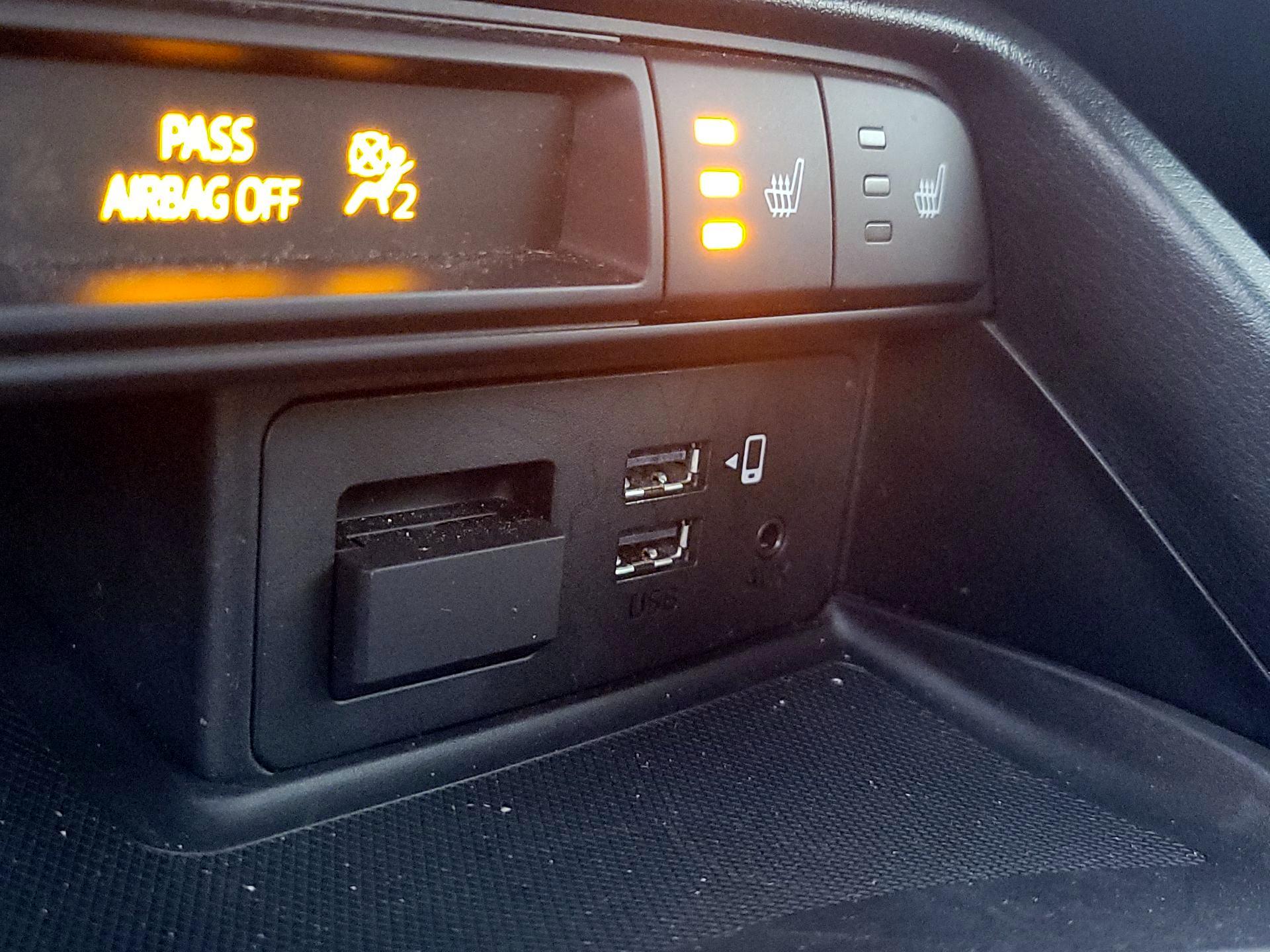 Thumbnail: 2021 Mazda MX-5 Miata - 18