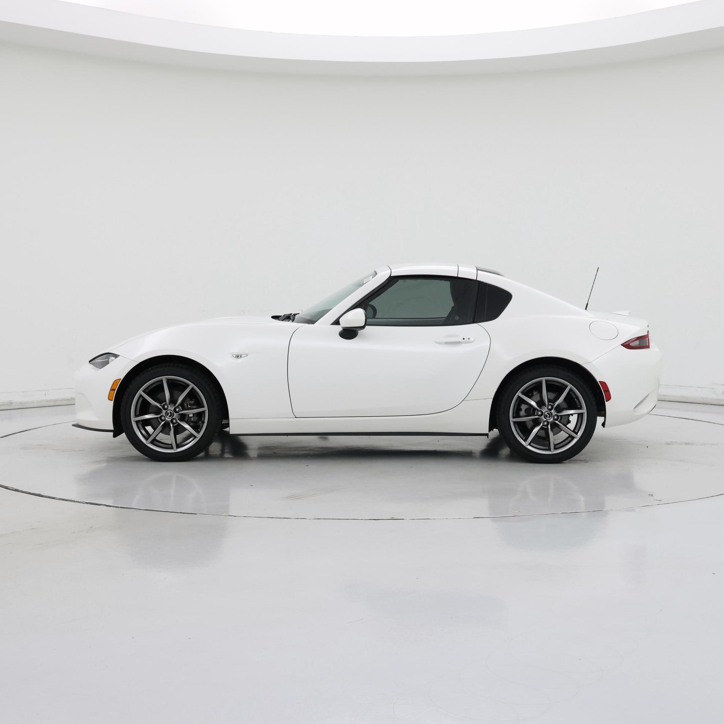 Thumbnail: 2021 Mazda MX-5 Miata - 3