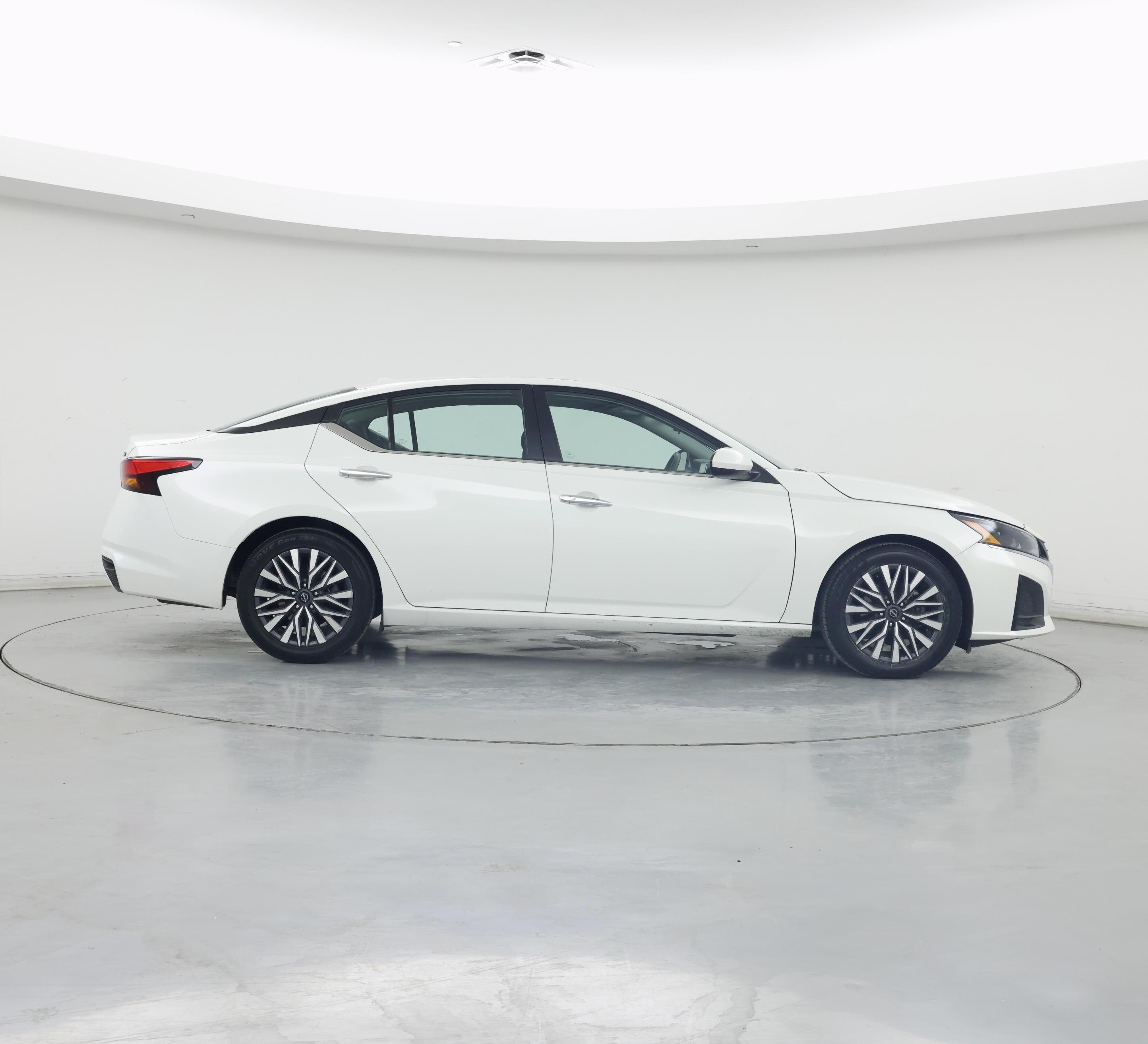 Thumbnail: 2023 Nissan Altima - 7