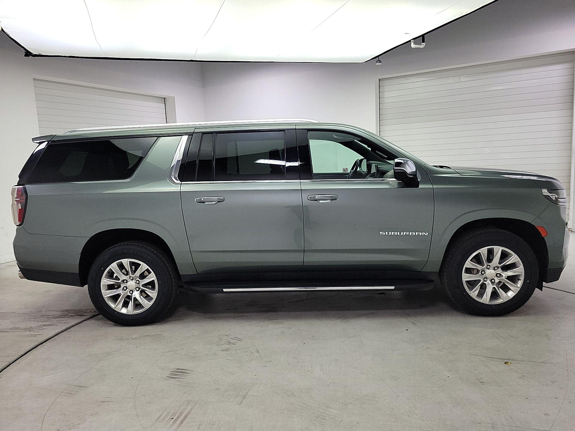 Thumbnail: 2023 Chevrolet Suburban - 4