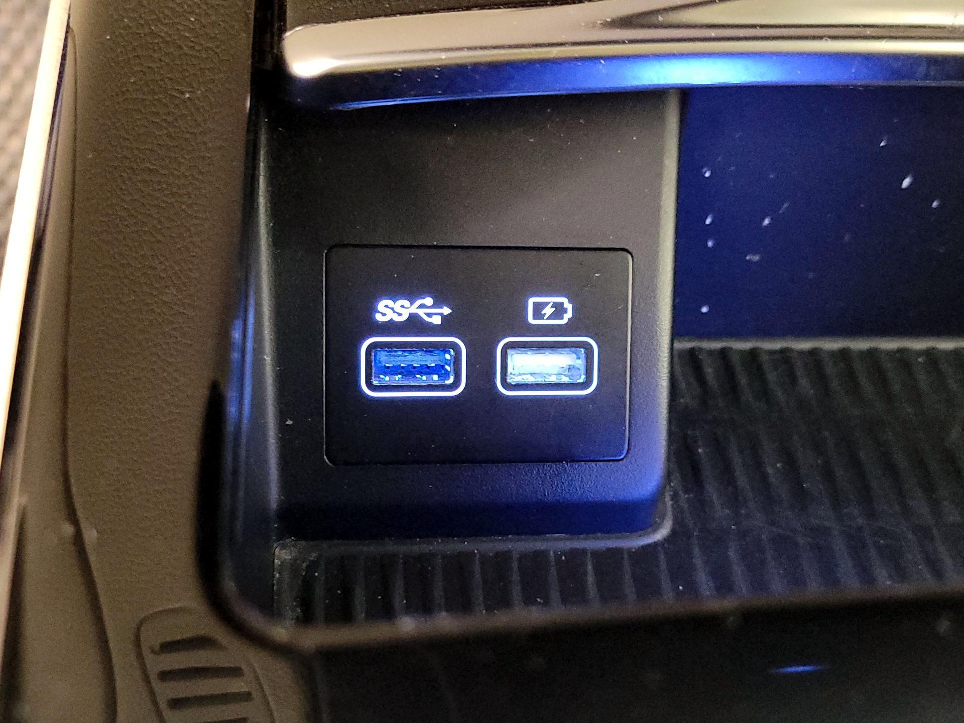 Thumbnail: 2023 Genesis G80 - 19