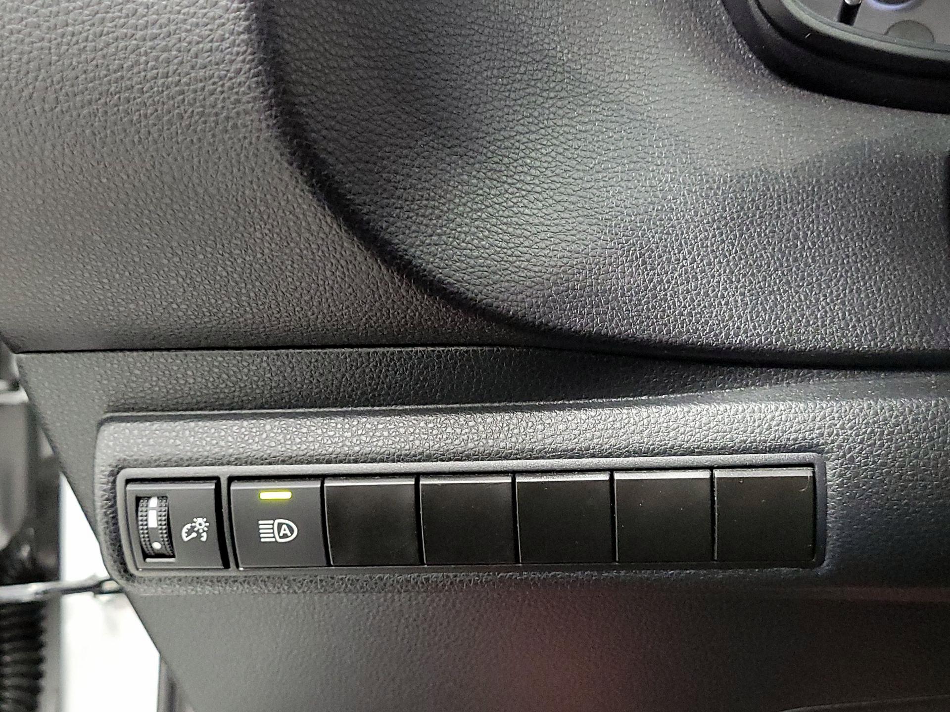 Thumbnail: 2024 Toyota Corolla - 11