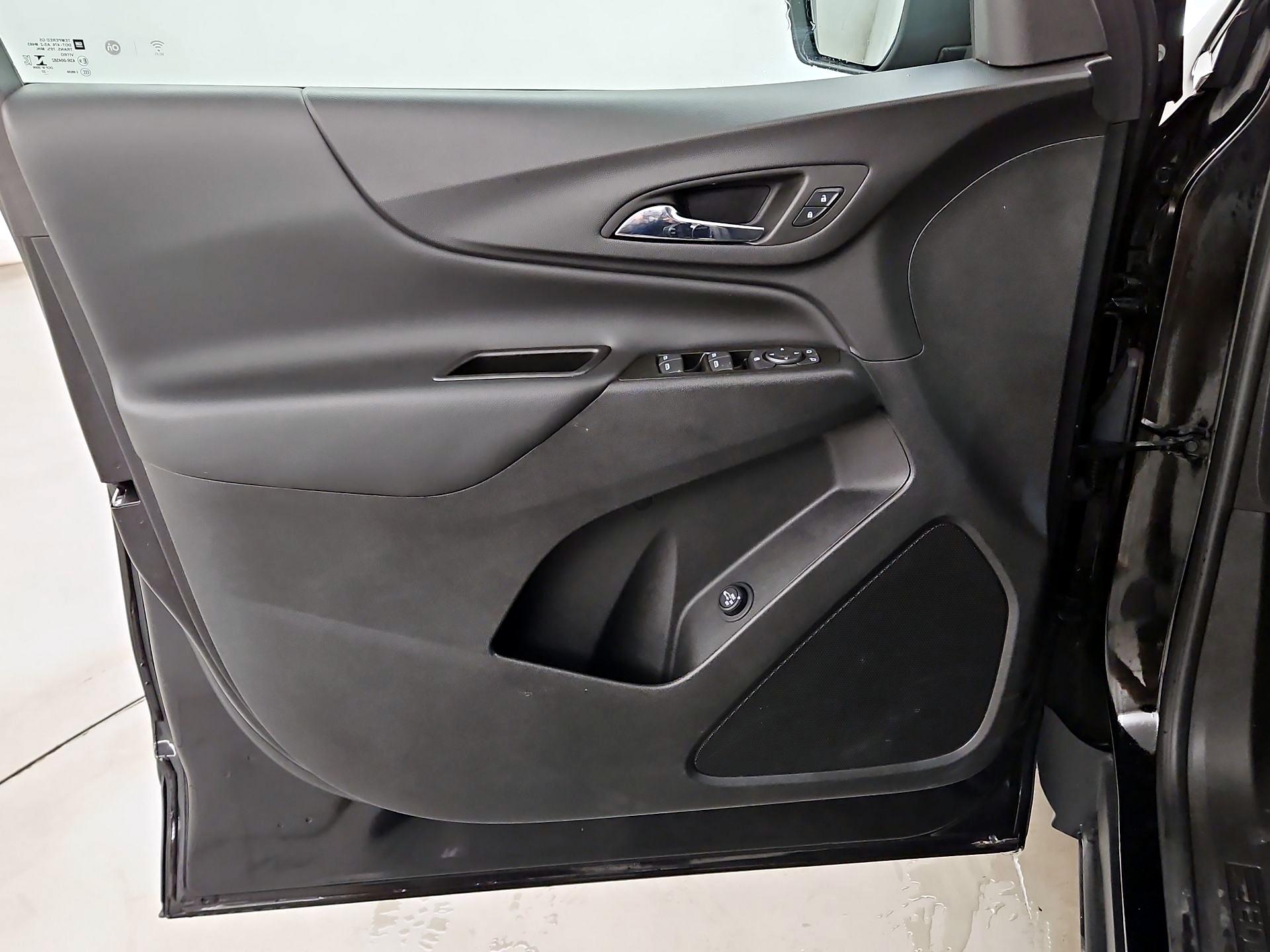 Thumbnail: 2022 Chevrolet Equinox - 12