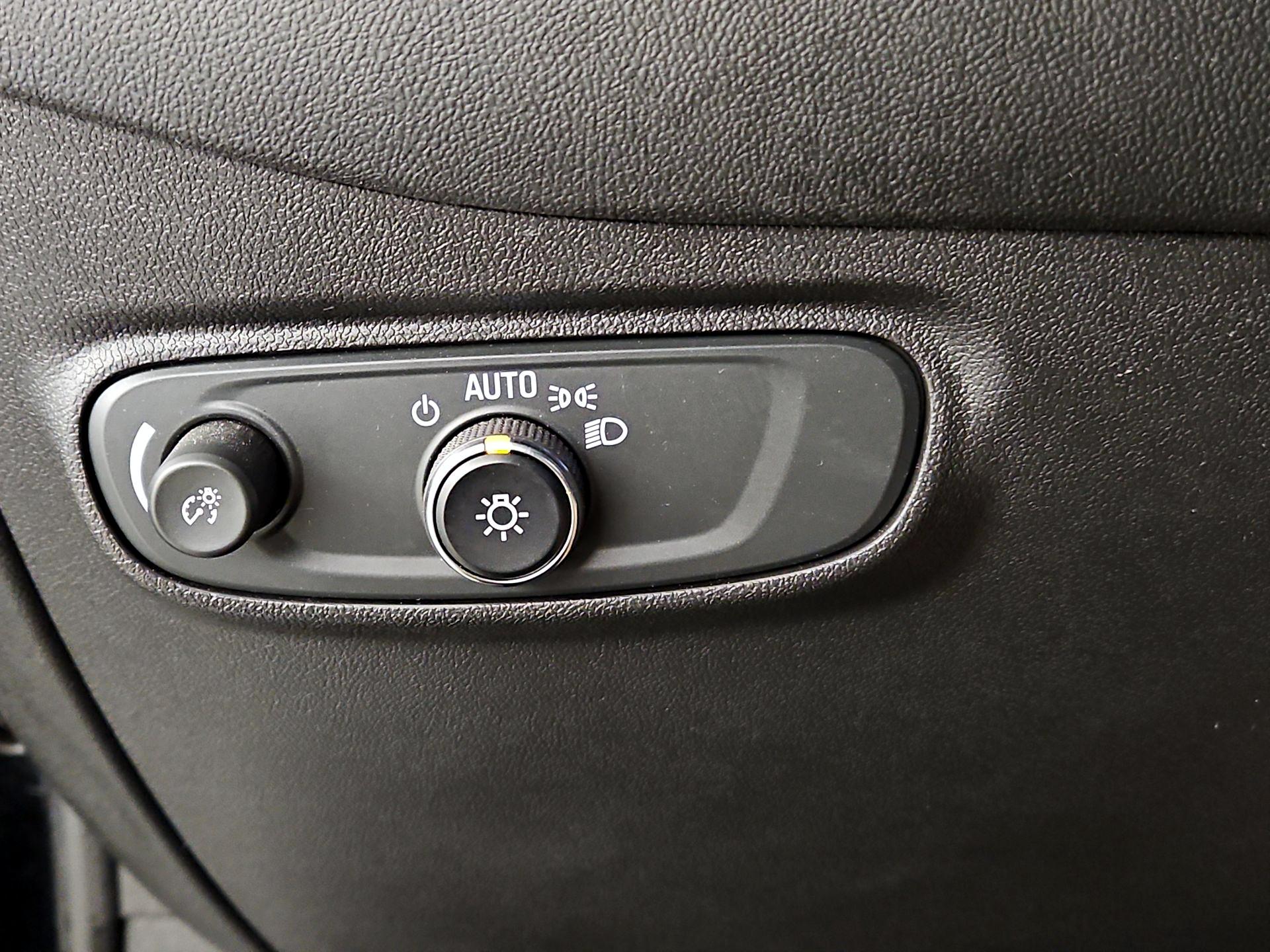 Thumbnail: 2022 Chevrolet Equinox - 13