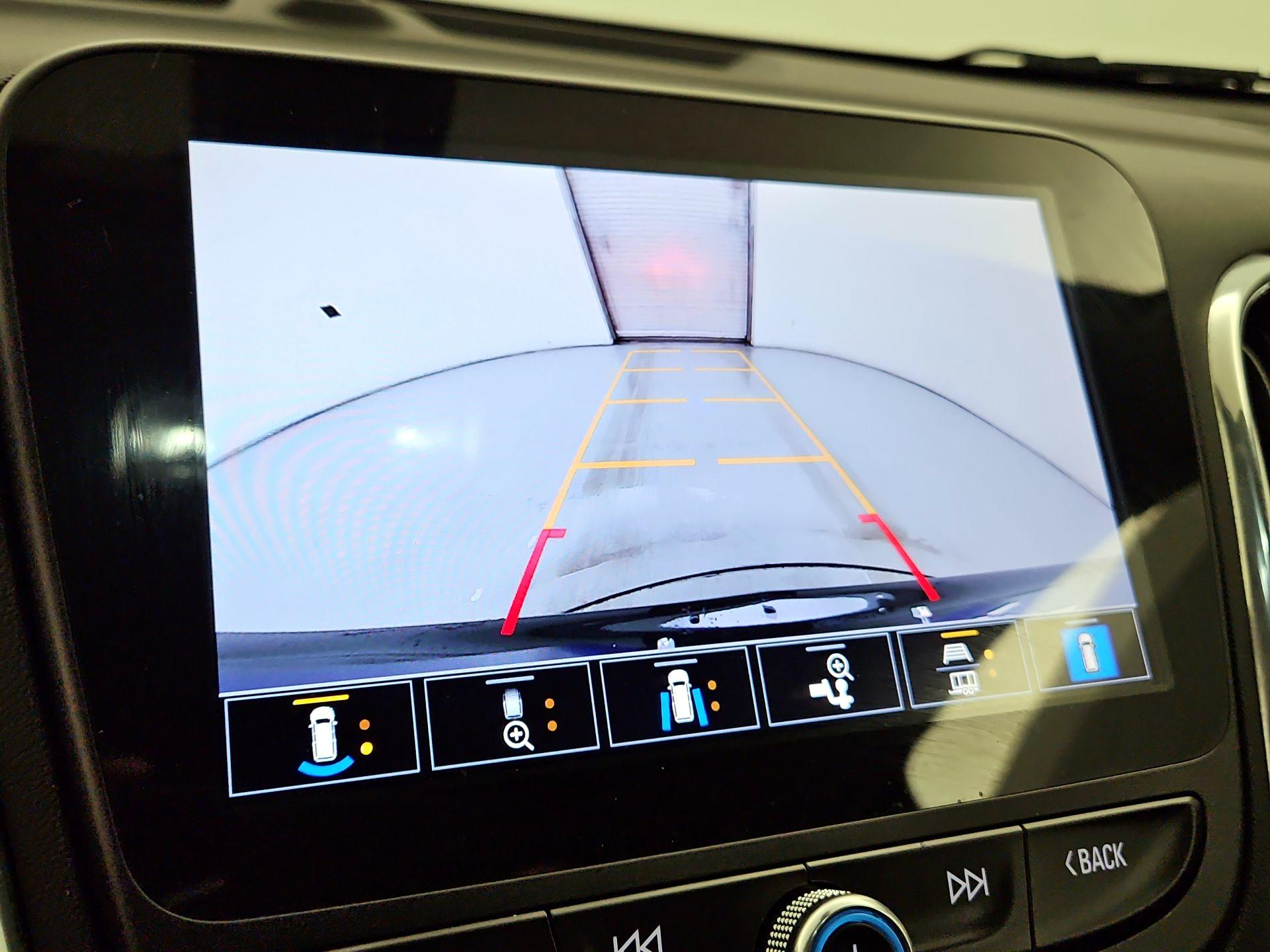 Thumbnail: 2022 Chevrolet Equinox - 15