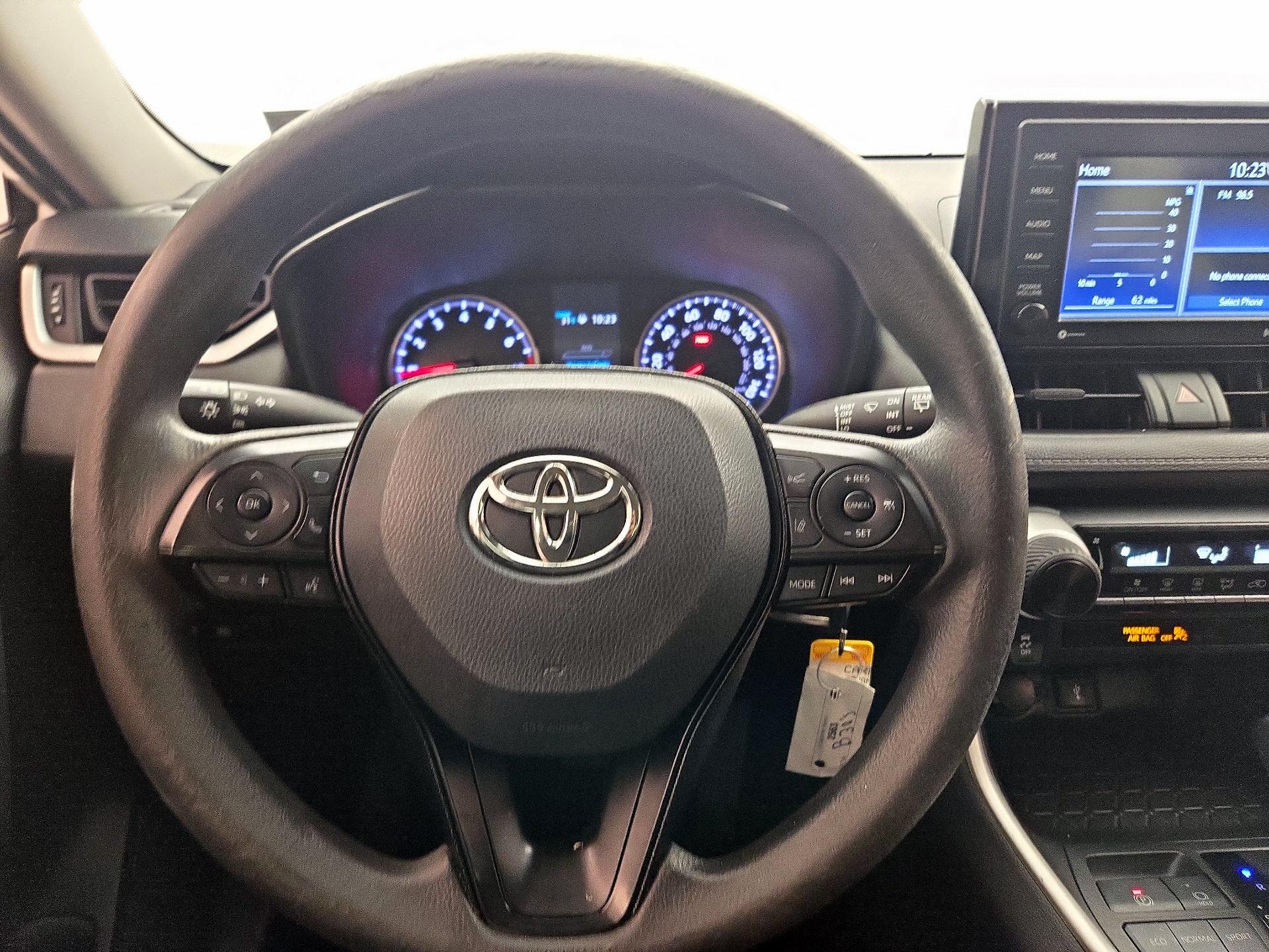 Thumbnail: 2021 Toyota RAV4 - 10