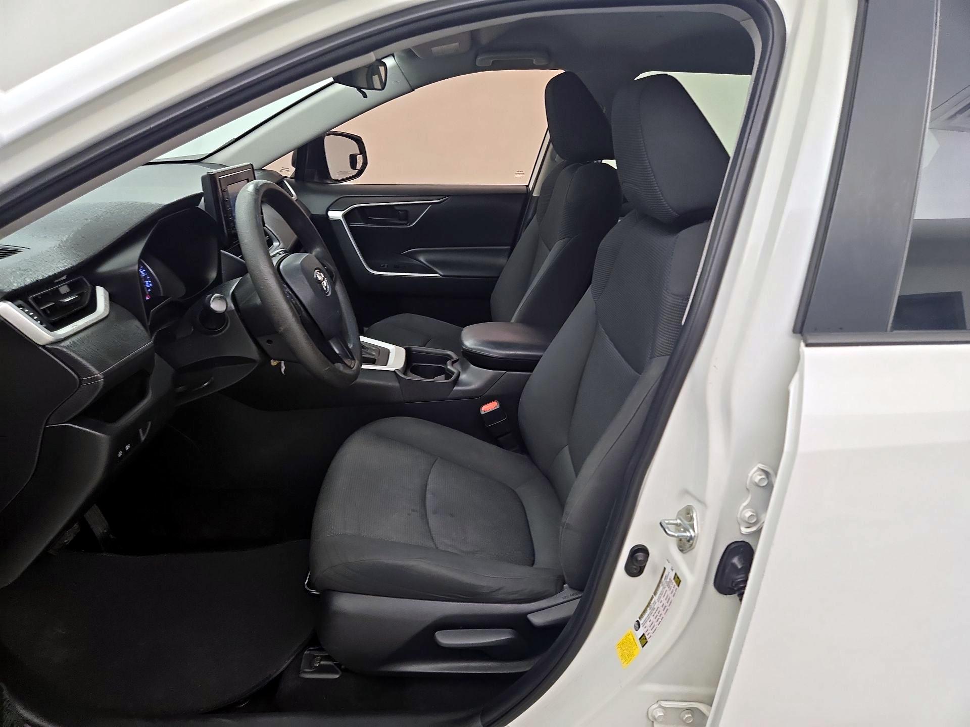 Thumbnail: 2021 Toyota RAV4 - 11