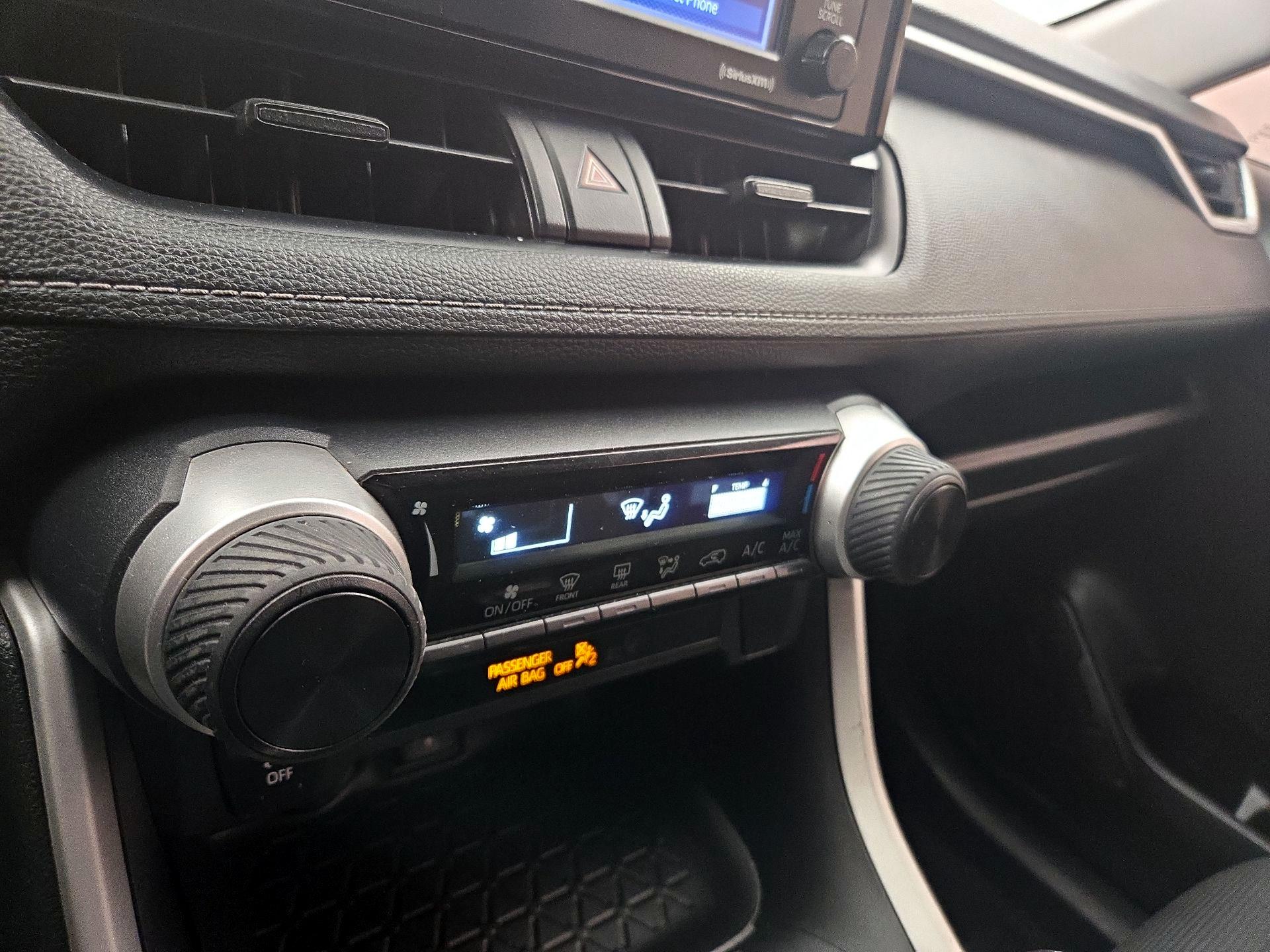 Thumbnail: 2021 Toyota RAV4 - 16