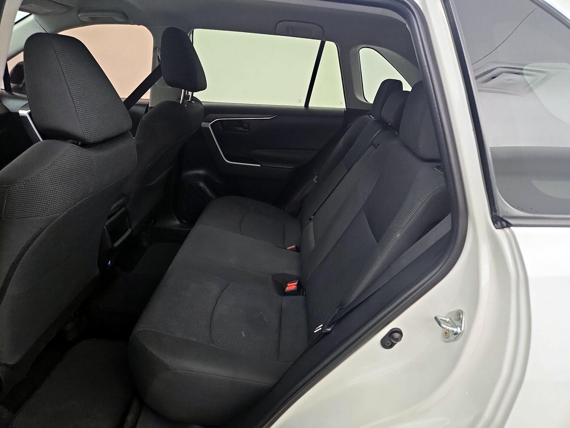 Thumbnail: 2021 Toyota RAV4 - 19