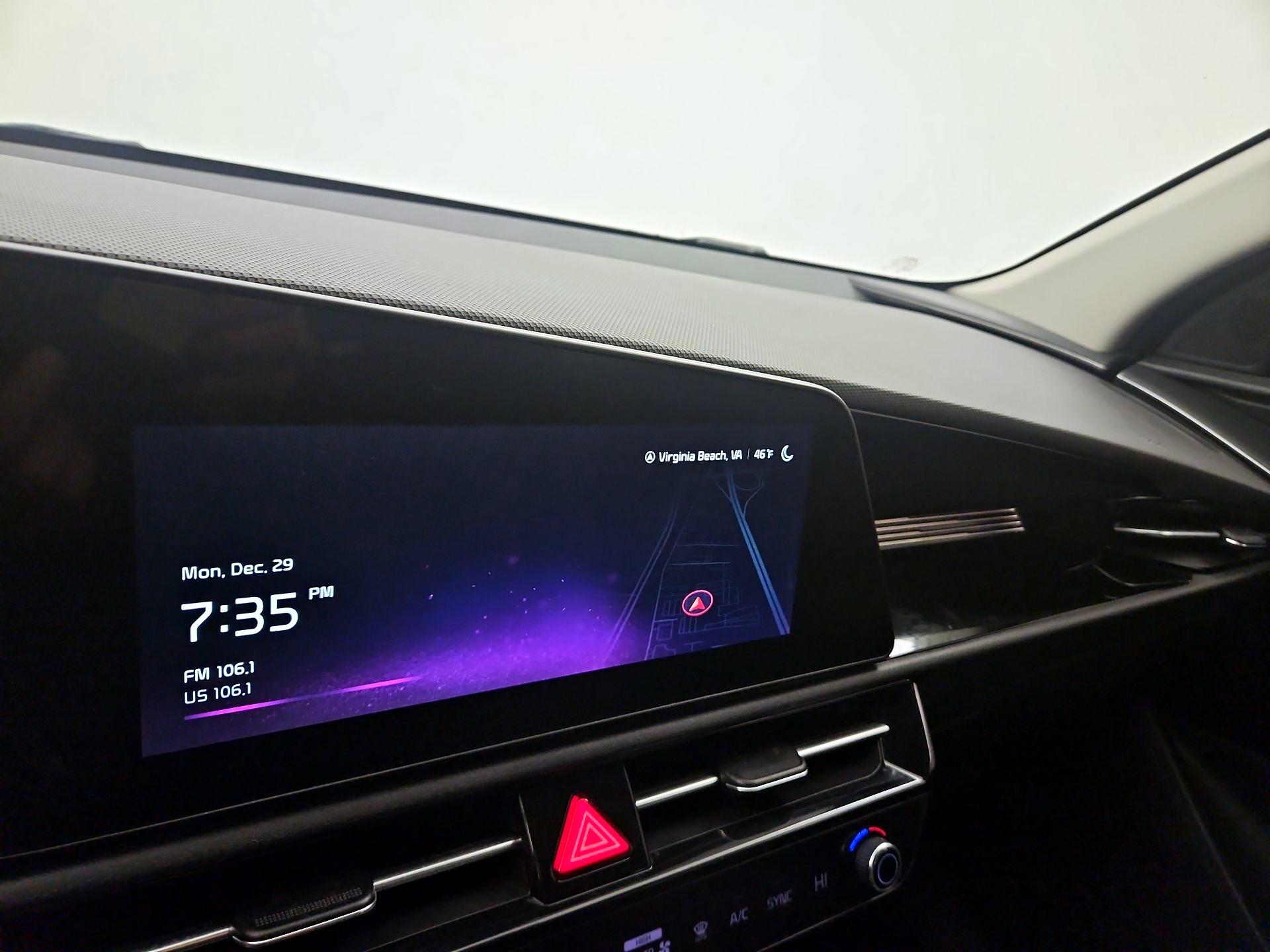 Thumbnail: 2023 Kia Niro - 15