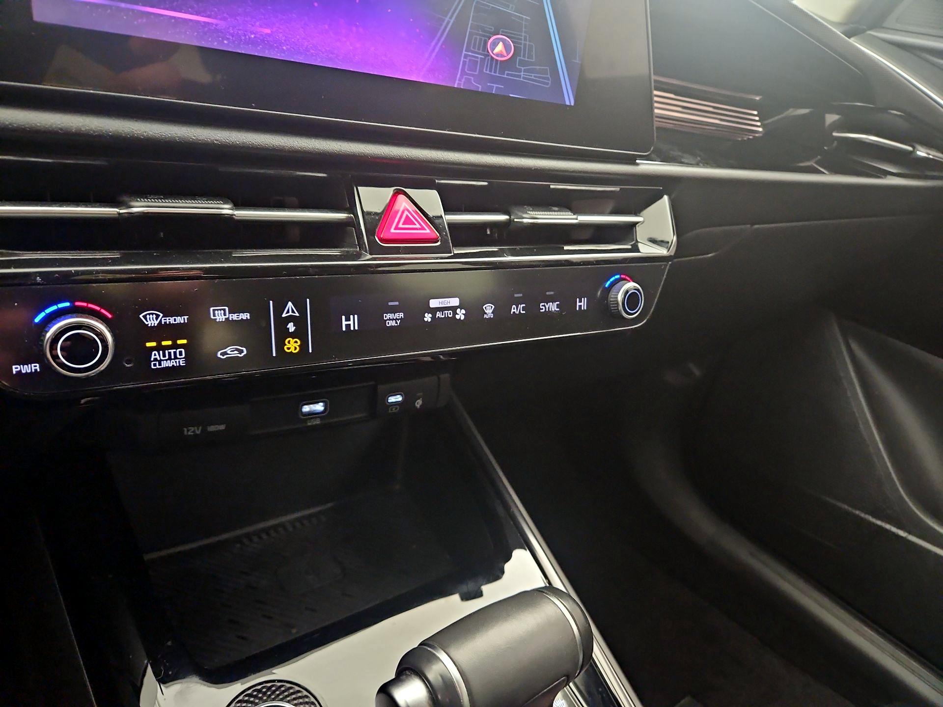 Thumbnail: 2023 Kia Niro - 16