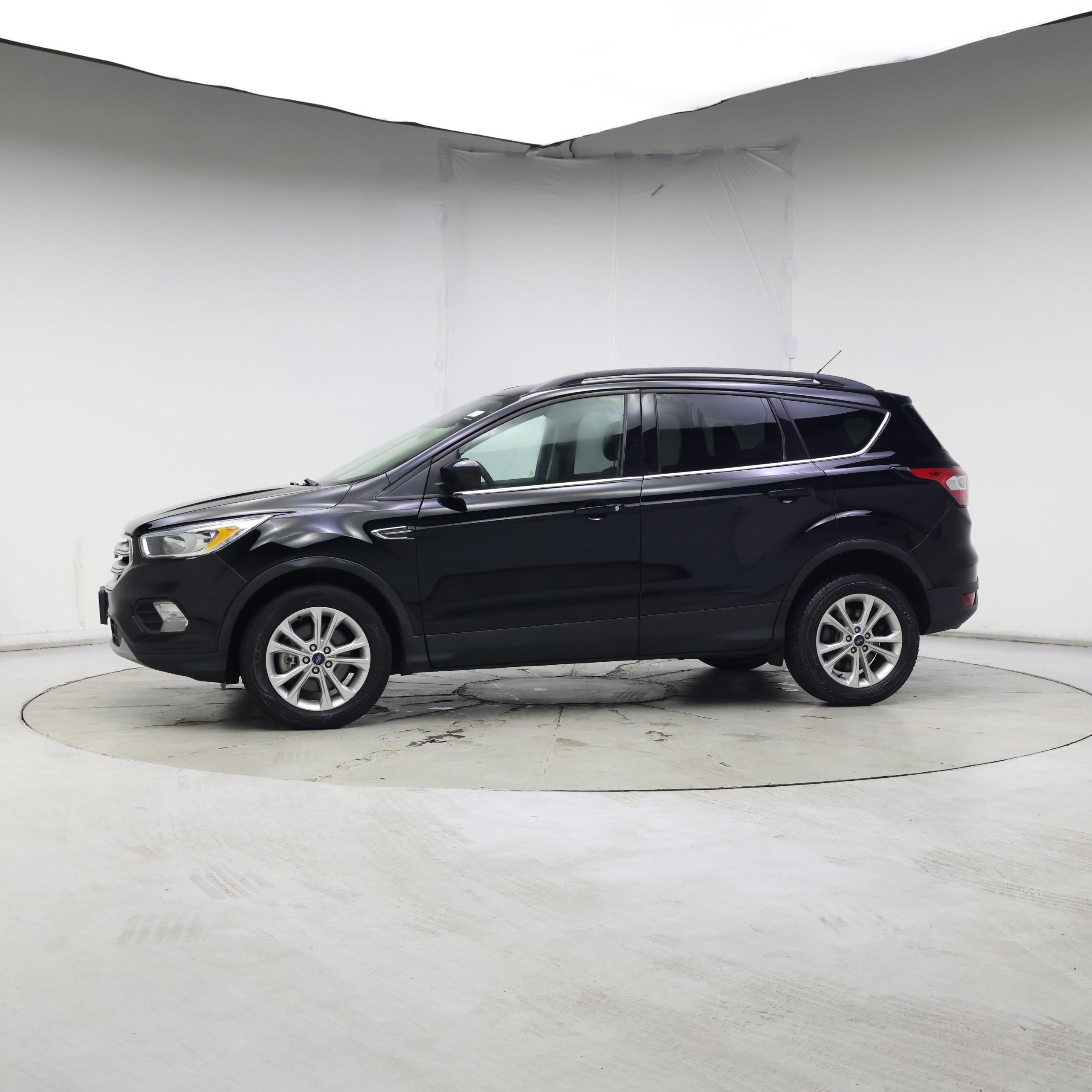 Thumbnail: 2018 Ford Escape - 3