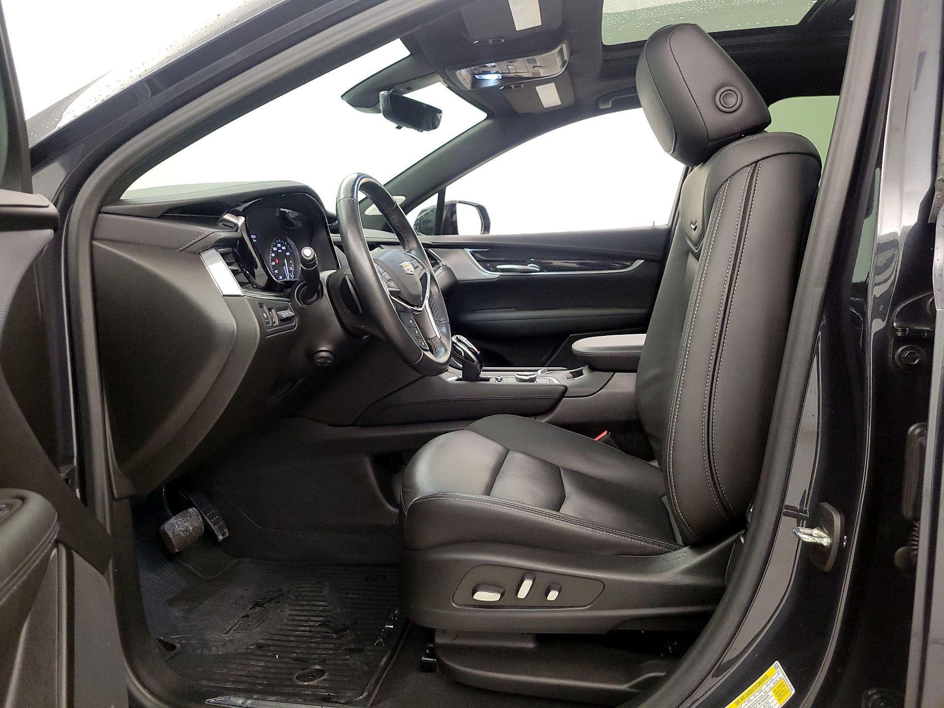 Thumbnail: 2022 Cadillac XT5 - 11