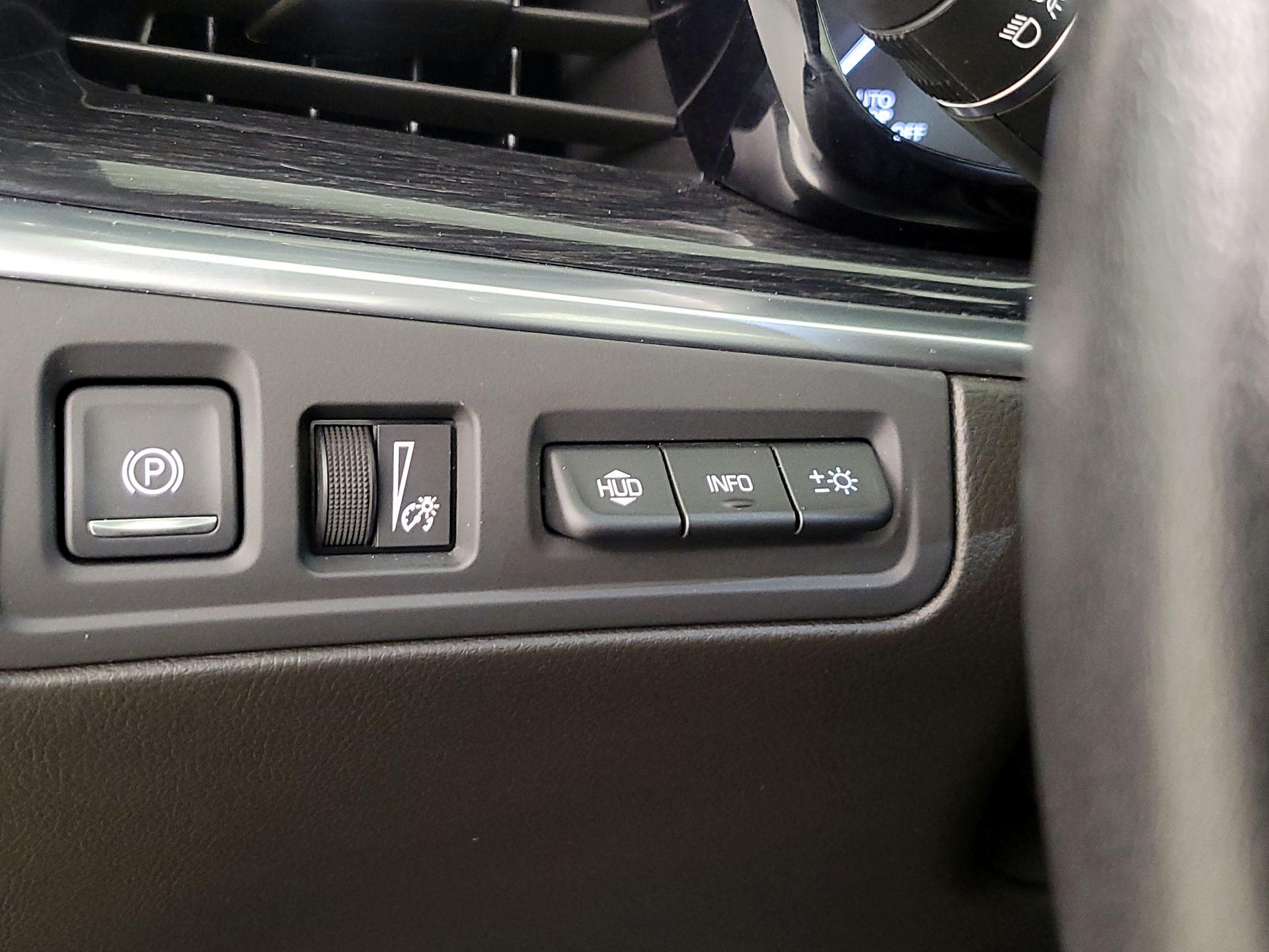 Thumbnail: 2022 Cadillac XT5 - 13