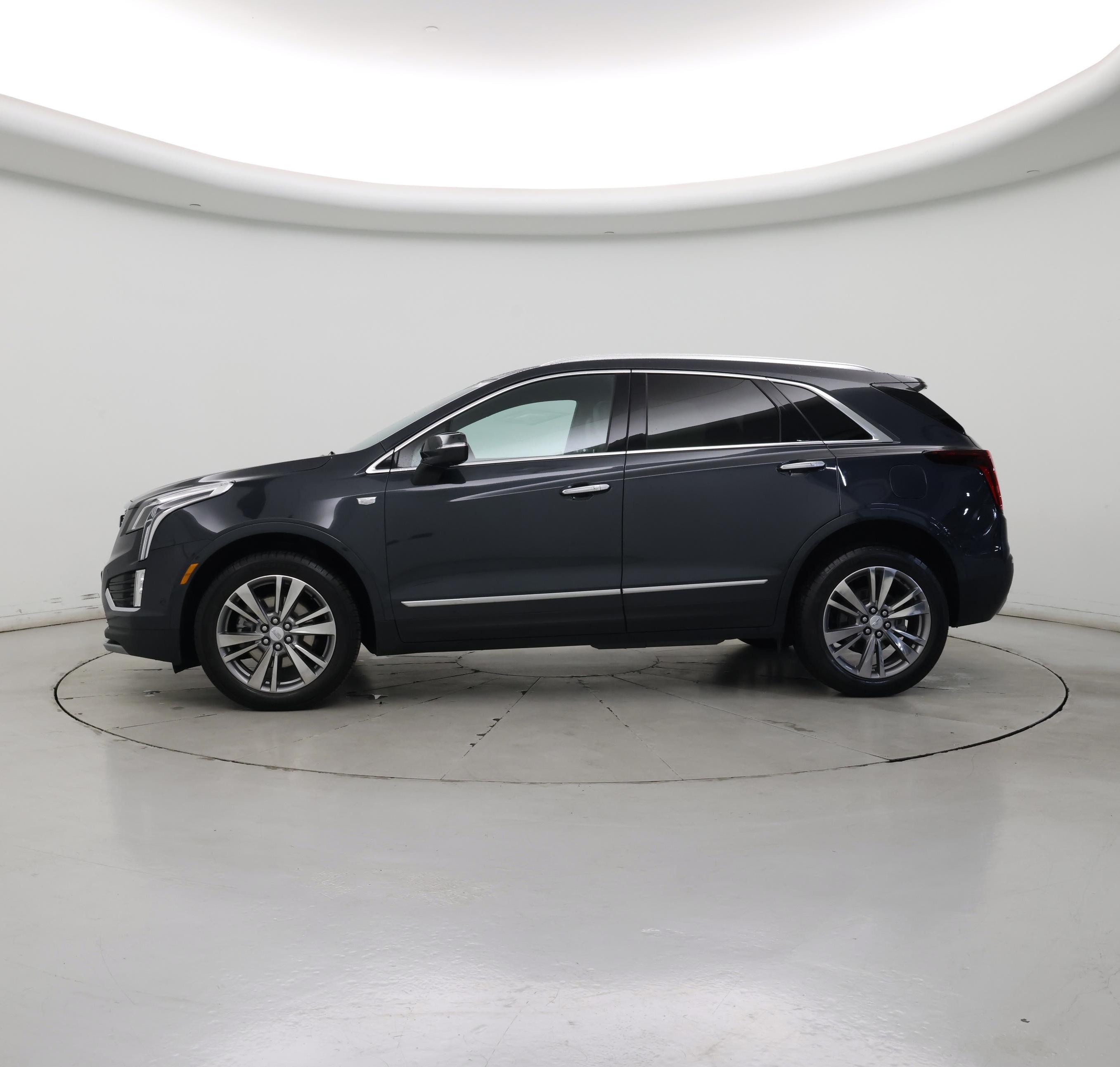 Thumbnail: 2022 Cadillac XT5 - 3