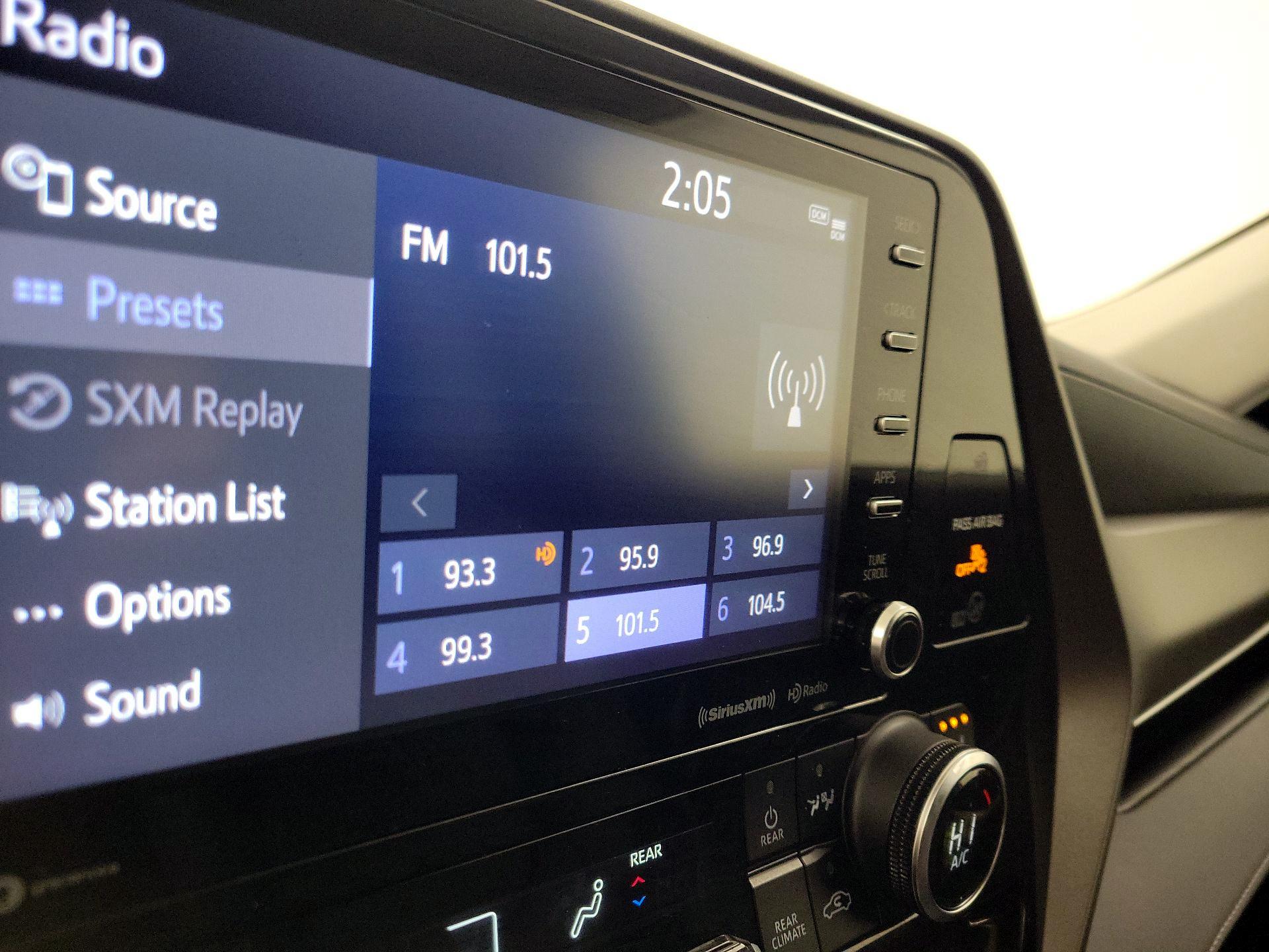 Thumbnail: 2022 Toyota Highlander - 15