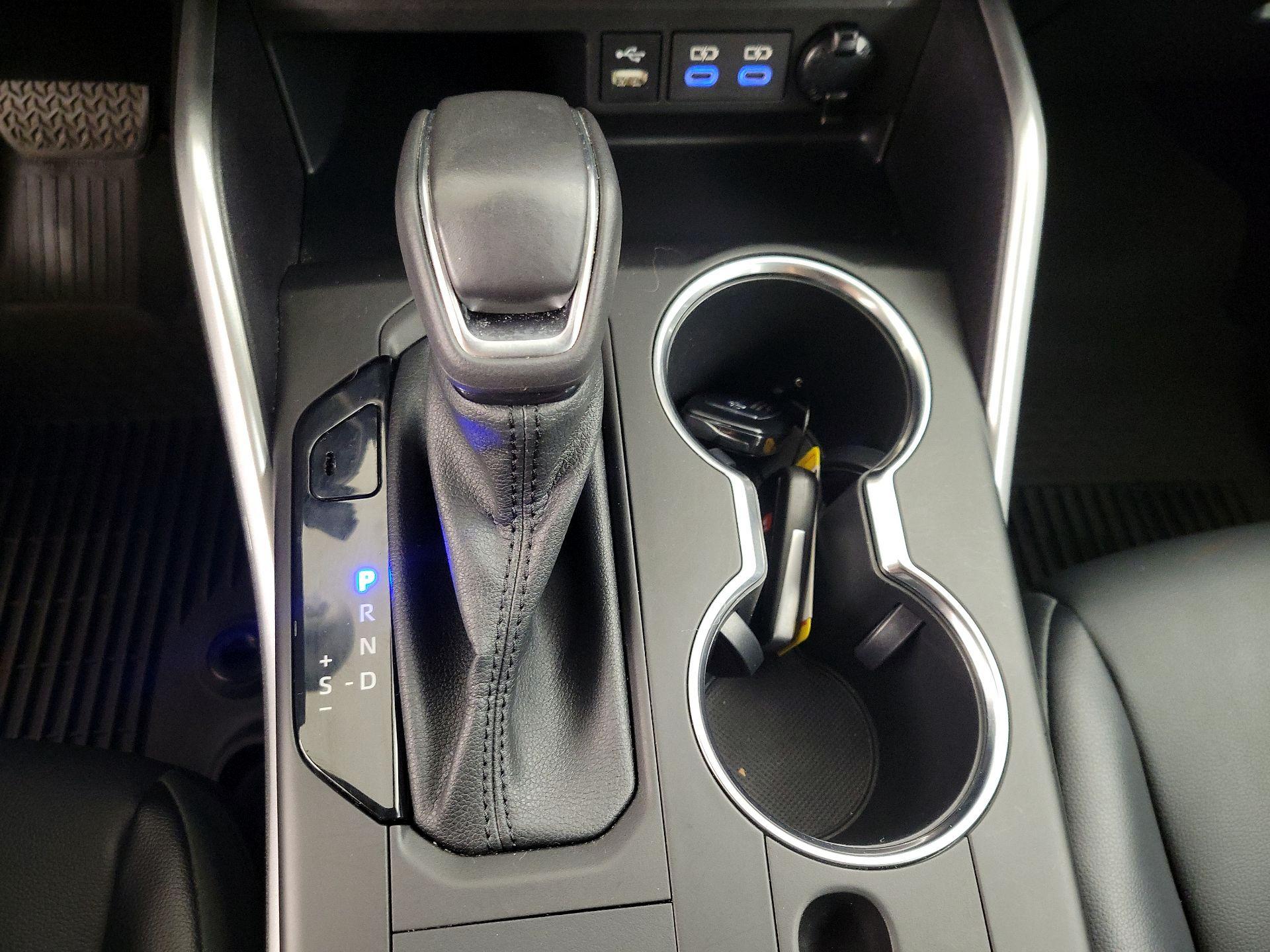 Thumbnail: 2022 Toyota Highlander - 17