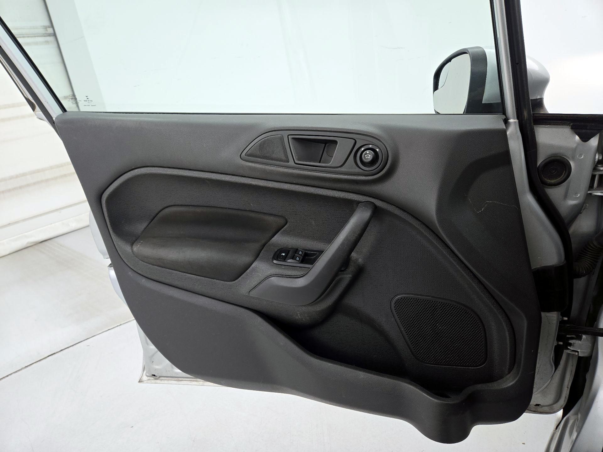 Thumbnail: 2017 Ford Fiesta - 12